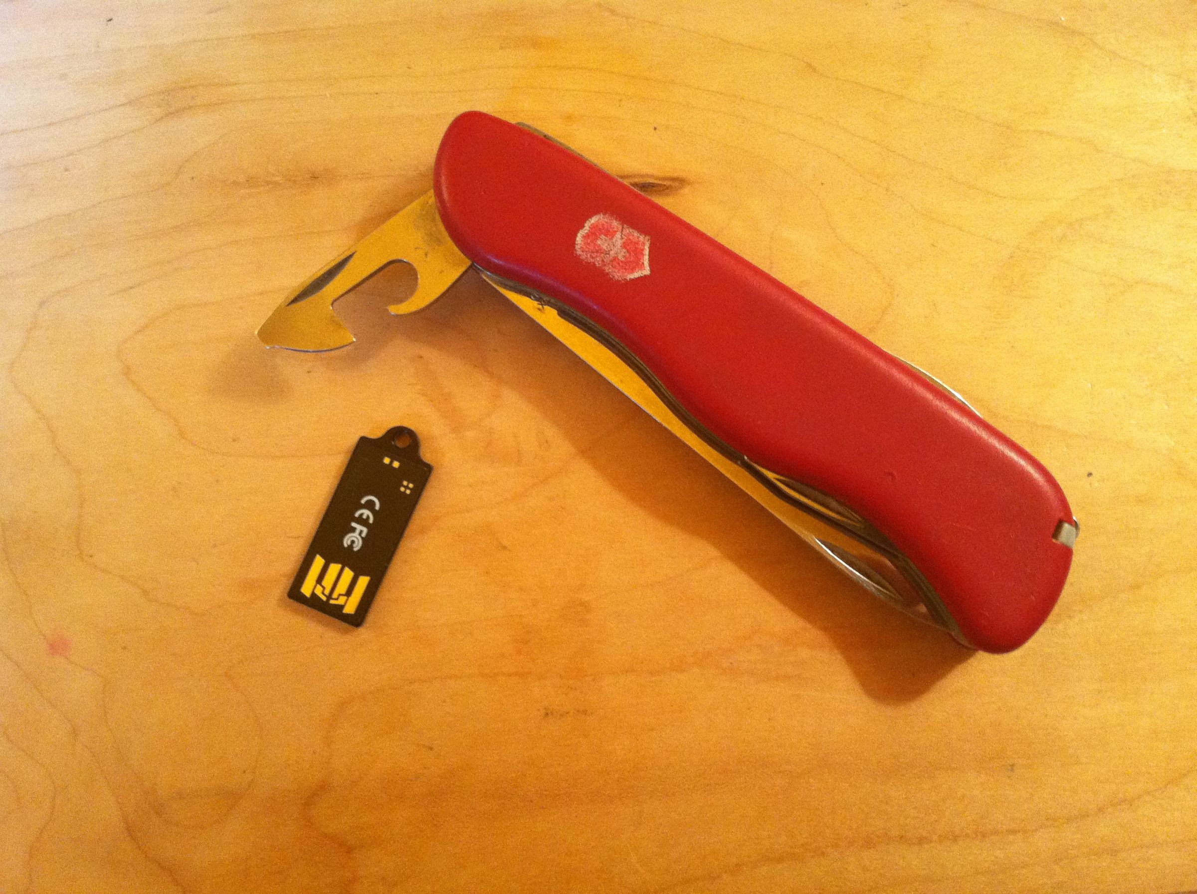 Swiss Army Knife + USB Flash Drive 3 Steps (with Pictures