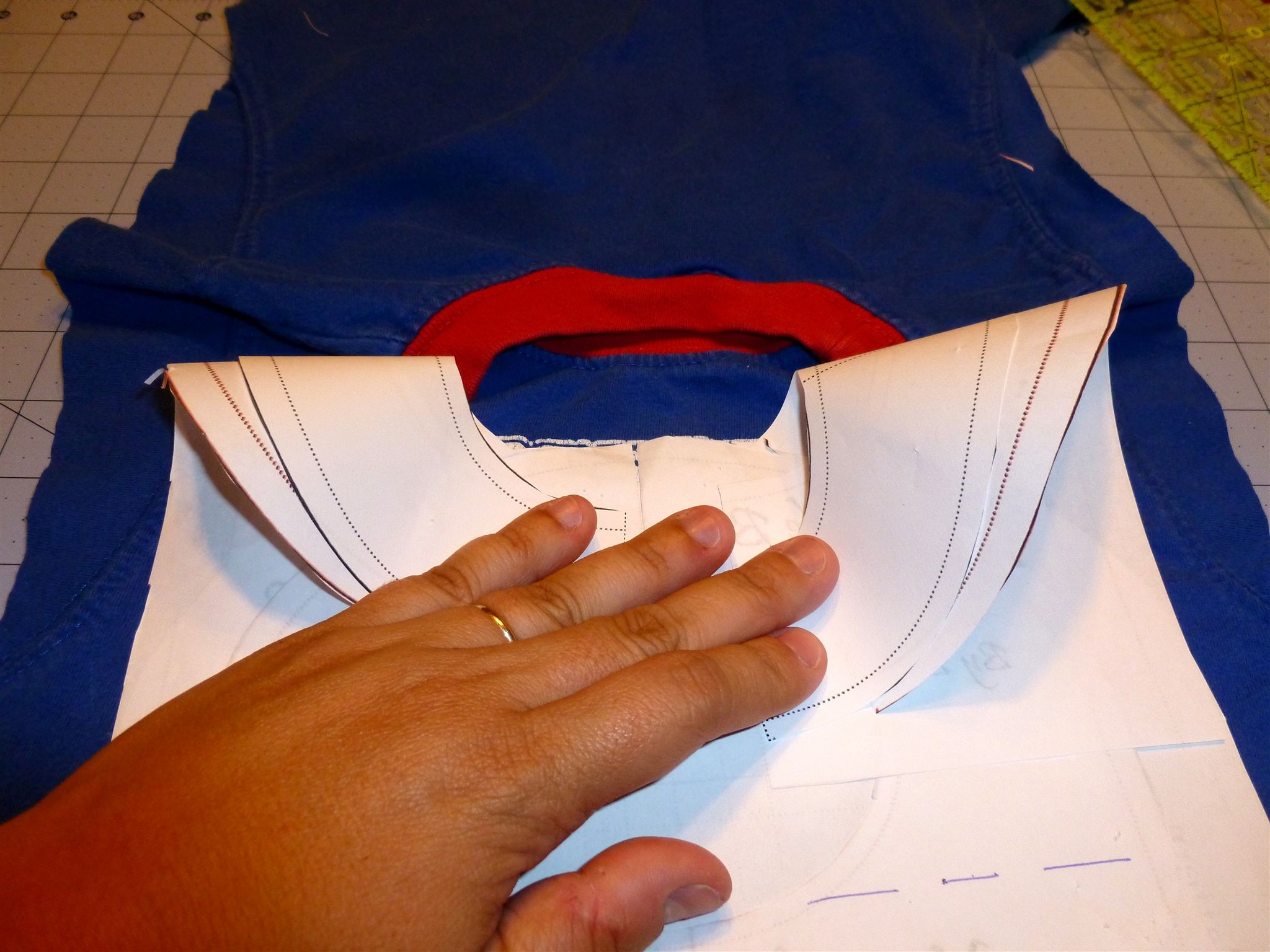 Recycled Clothes Bib With Versatile Pattern 7 Steps (with Pictures