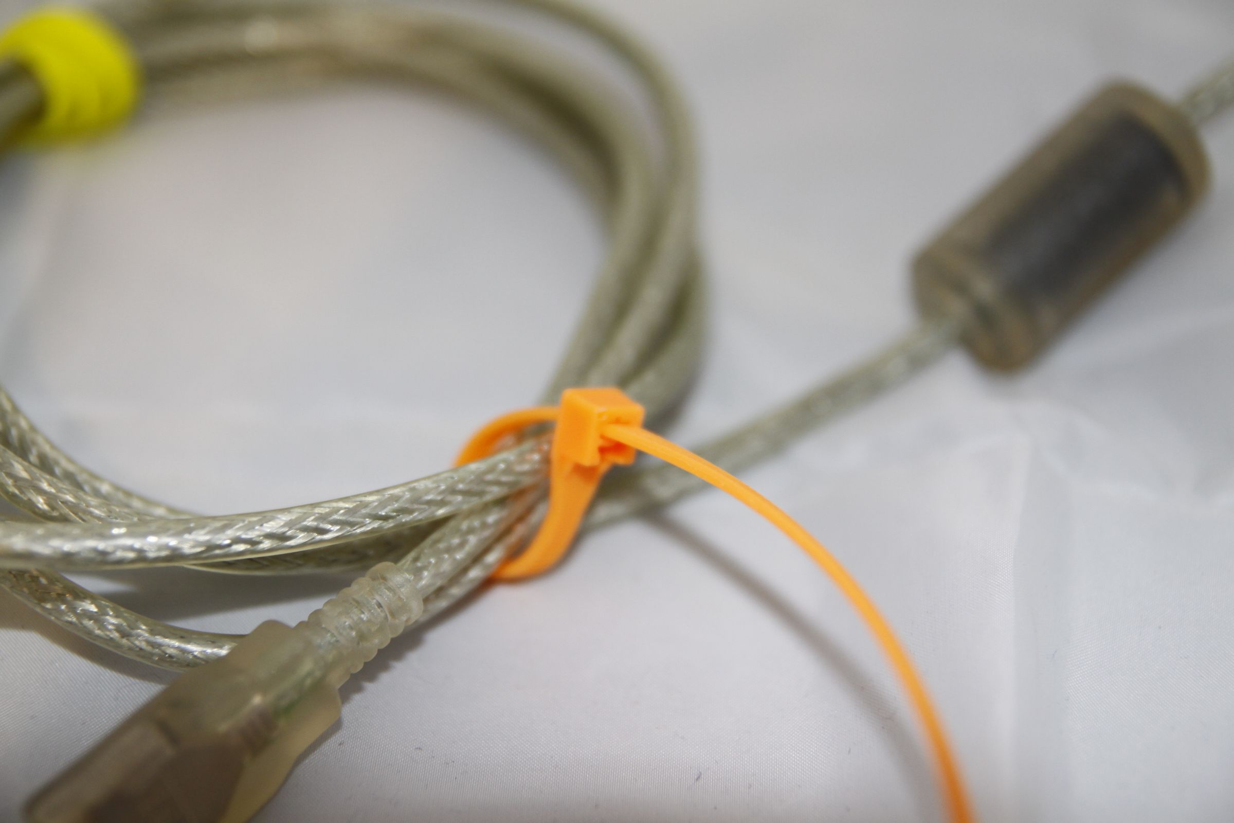 how to use zipper tie