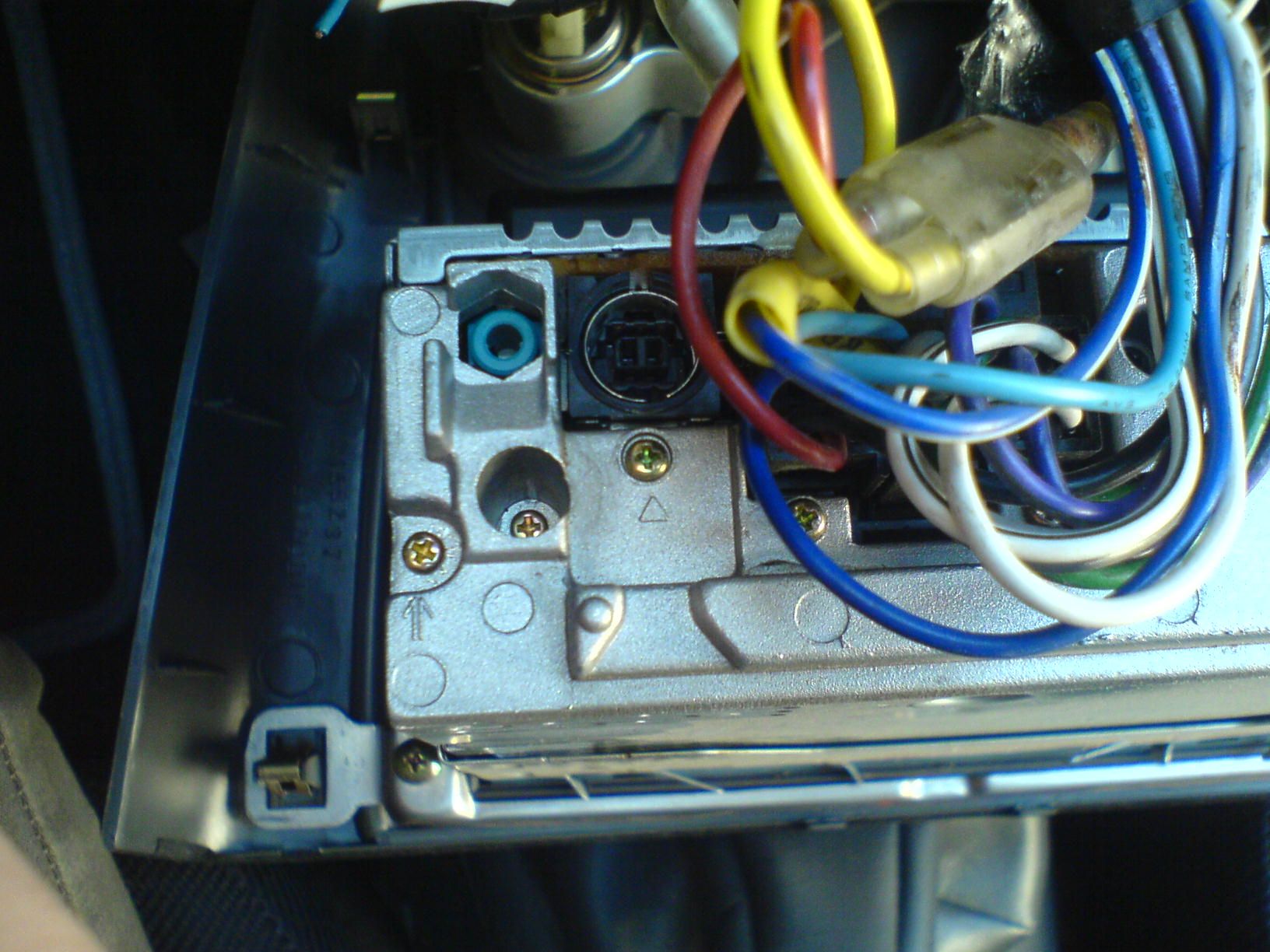 How to Connect Your Mp3 or Ipod on a Car Cdplayer. 6 Steps (with