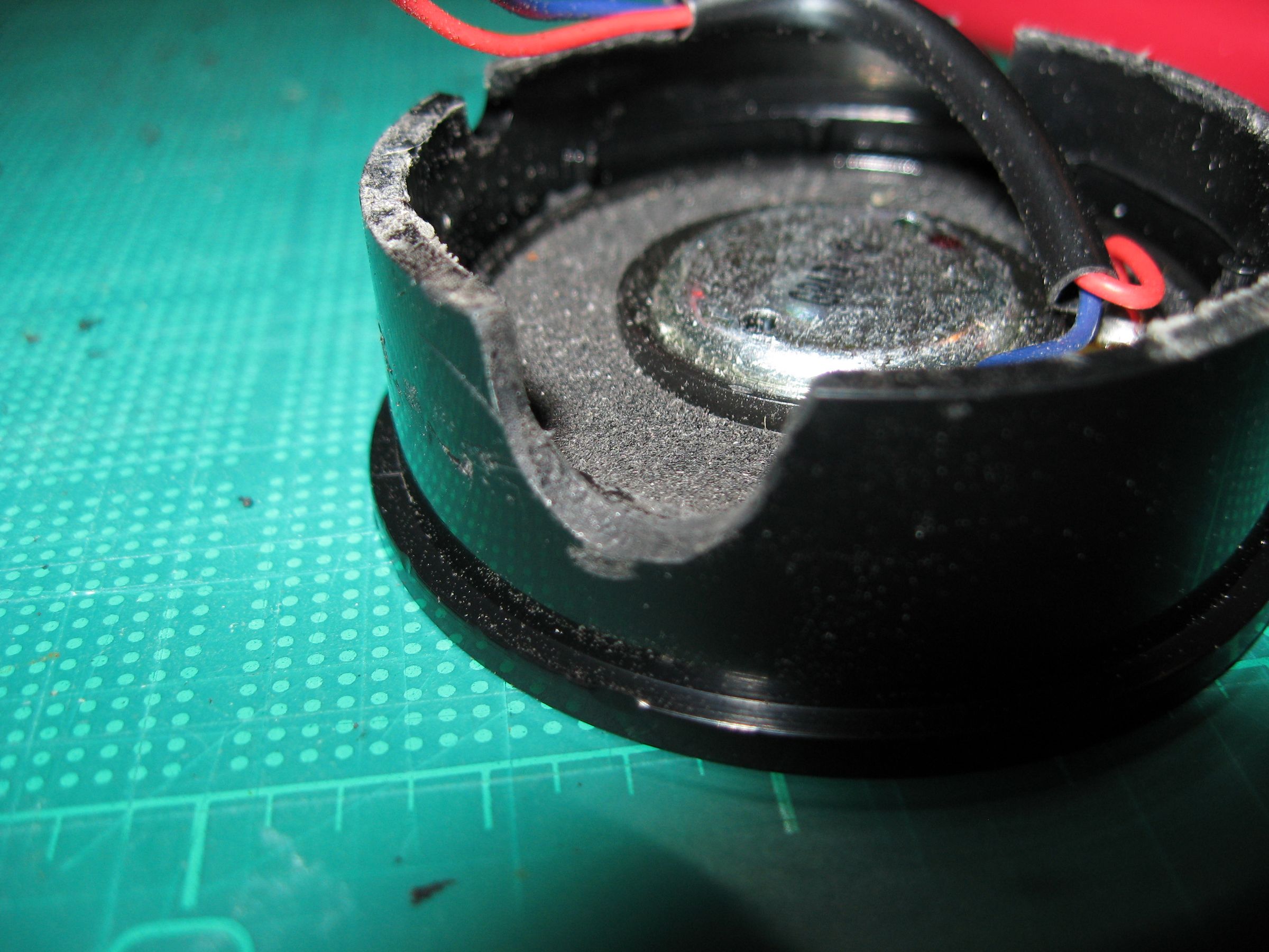 Make Your Headphone Cable Removable 3 Steps (with Pictures