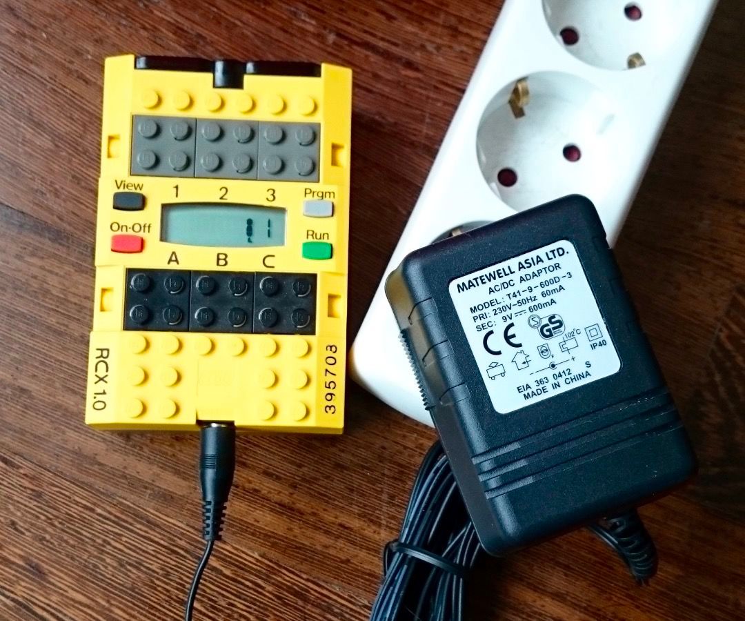 10vac adapter for lego rcx mindstorms DIY Project DIY Project Image