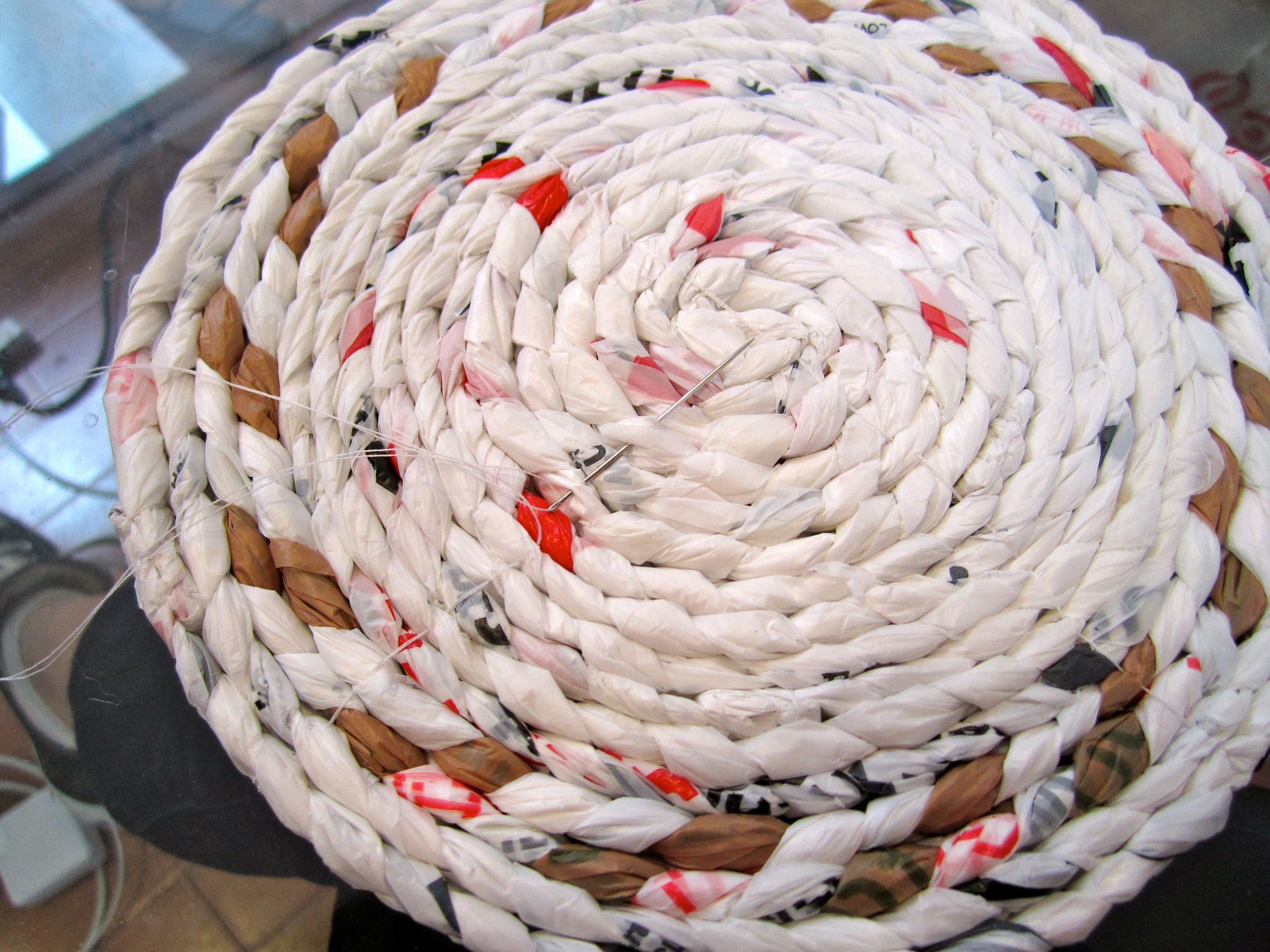 Make a Basket Out of Plastic Bags 11 Steps (with Pictures