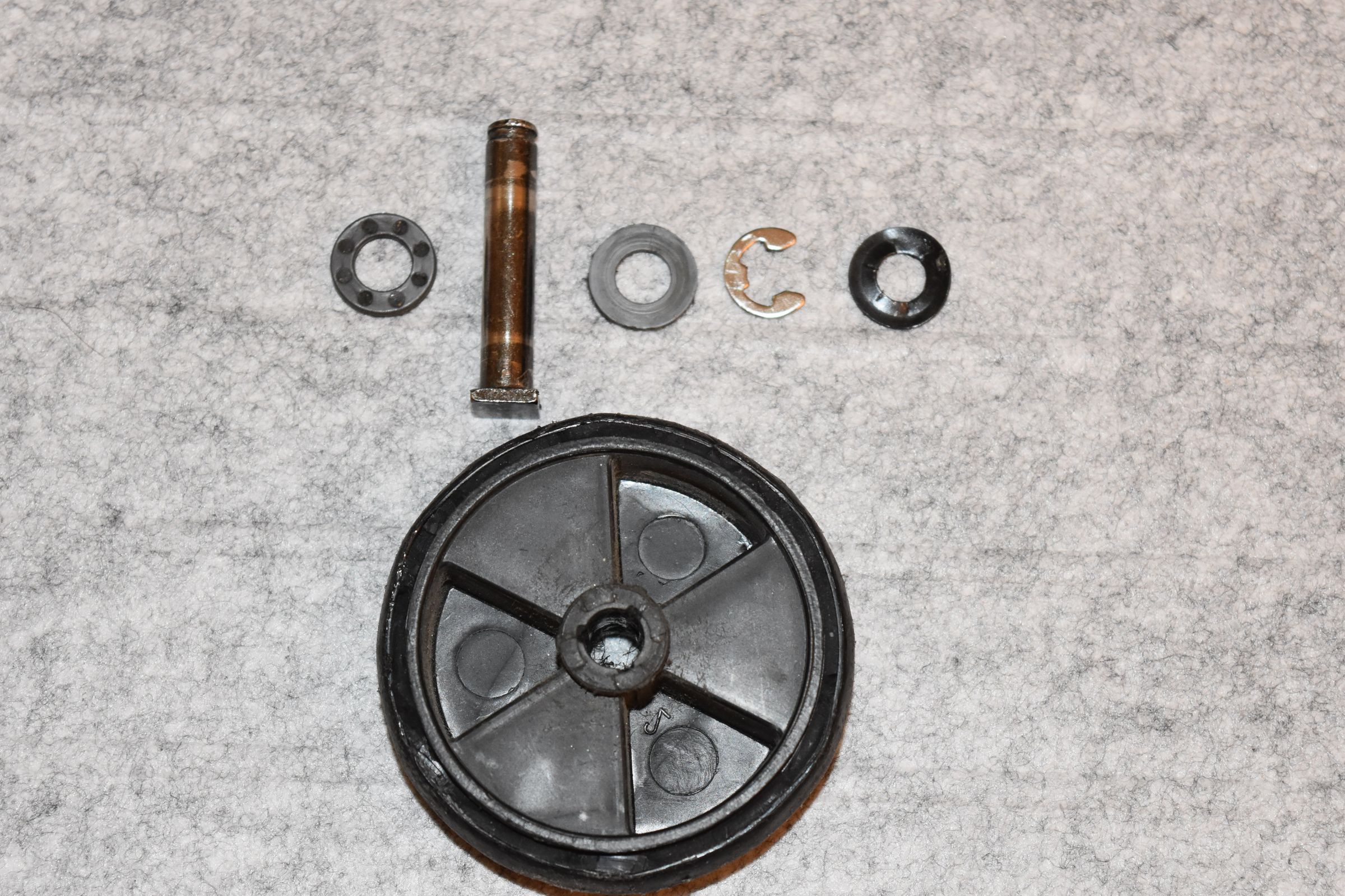 Replacing the Wheels on an Old Samsonite Carryon Suitcase 4 Steps