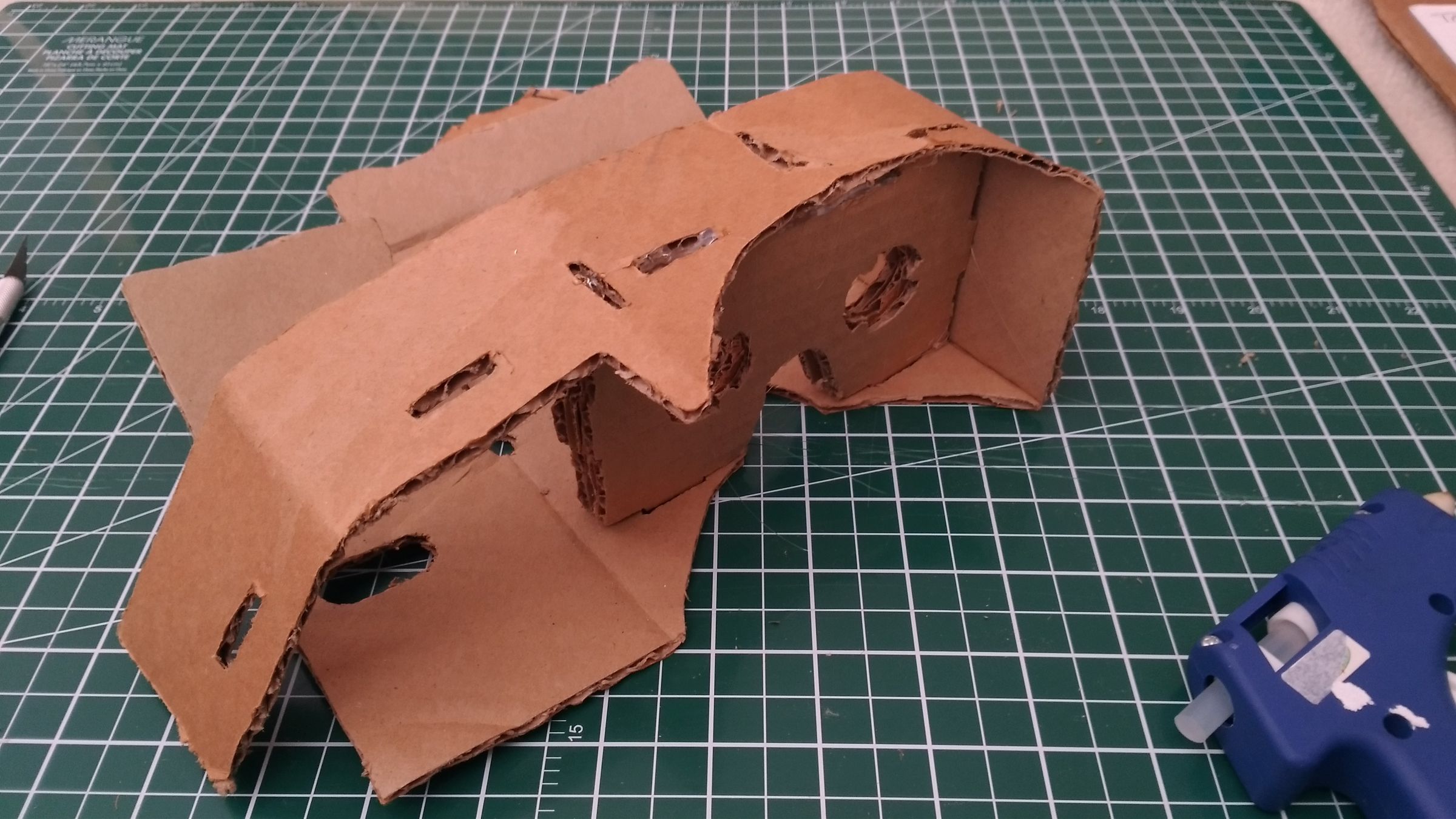 How to Make a Cardboard VR Headset 6 Steps Instructables