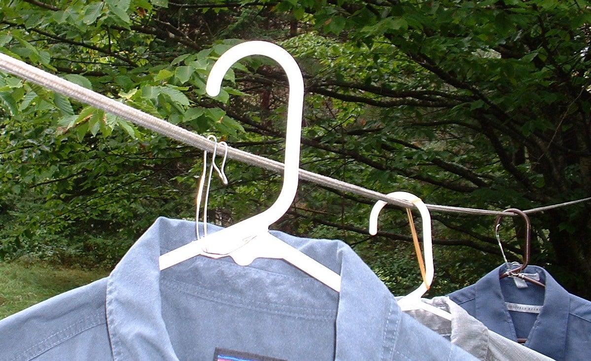 Clothesline Hangers for Windy Conditions 4 Steps (with Pictures