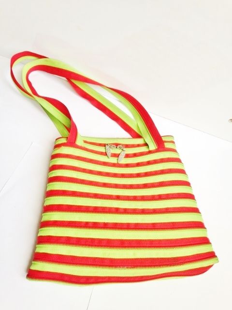 continuous zipper purse