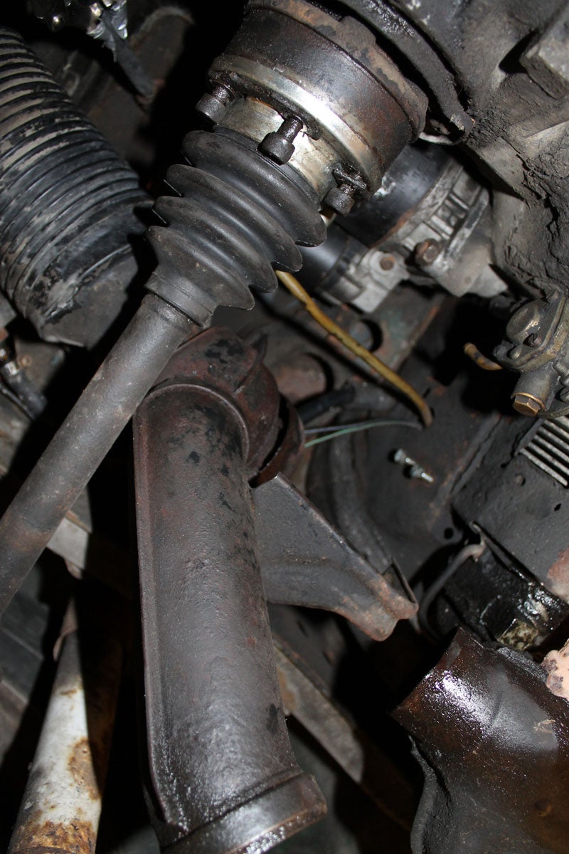 Removing the Engine and Transmission Together From a VW Type II Bay