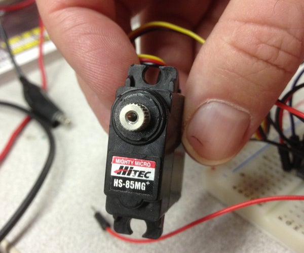 Drive Servos With a 555 Timer IC