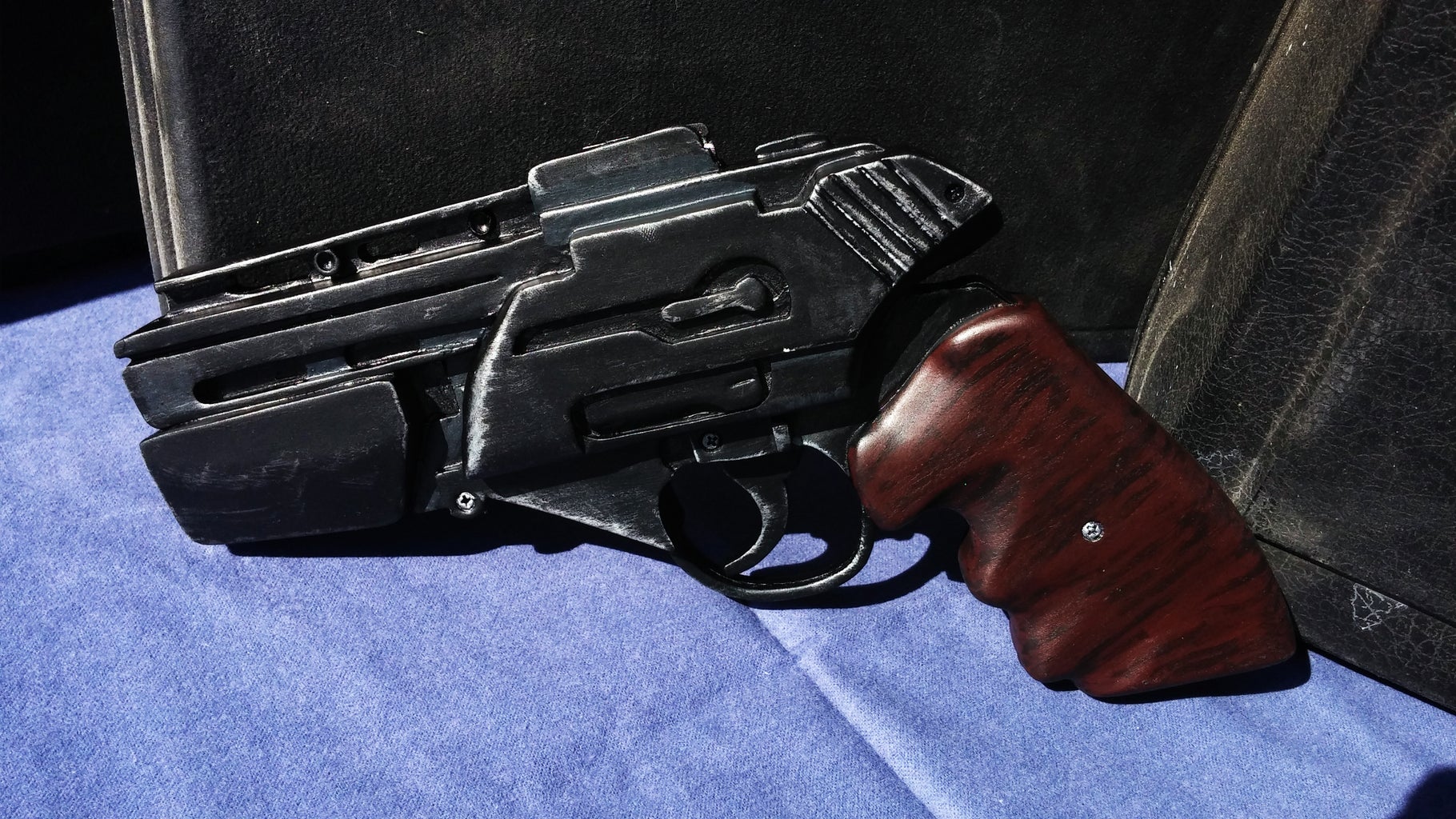 Battlestar Galactica Sea. 1 Sidearm: Fun With Guns and ...