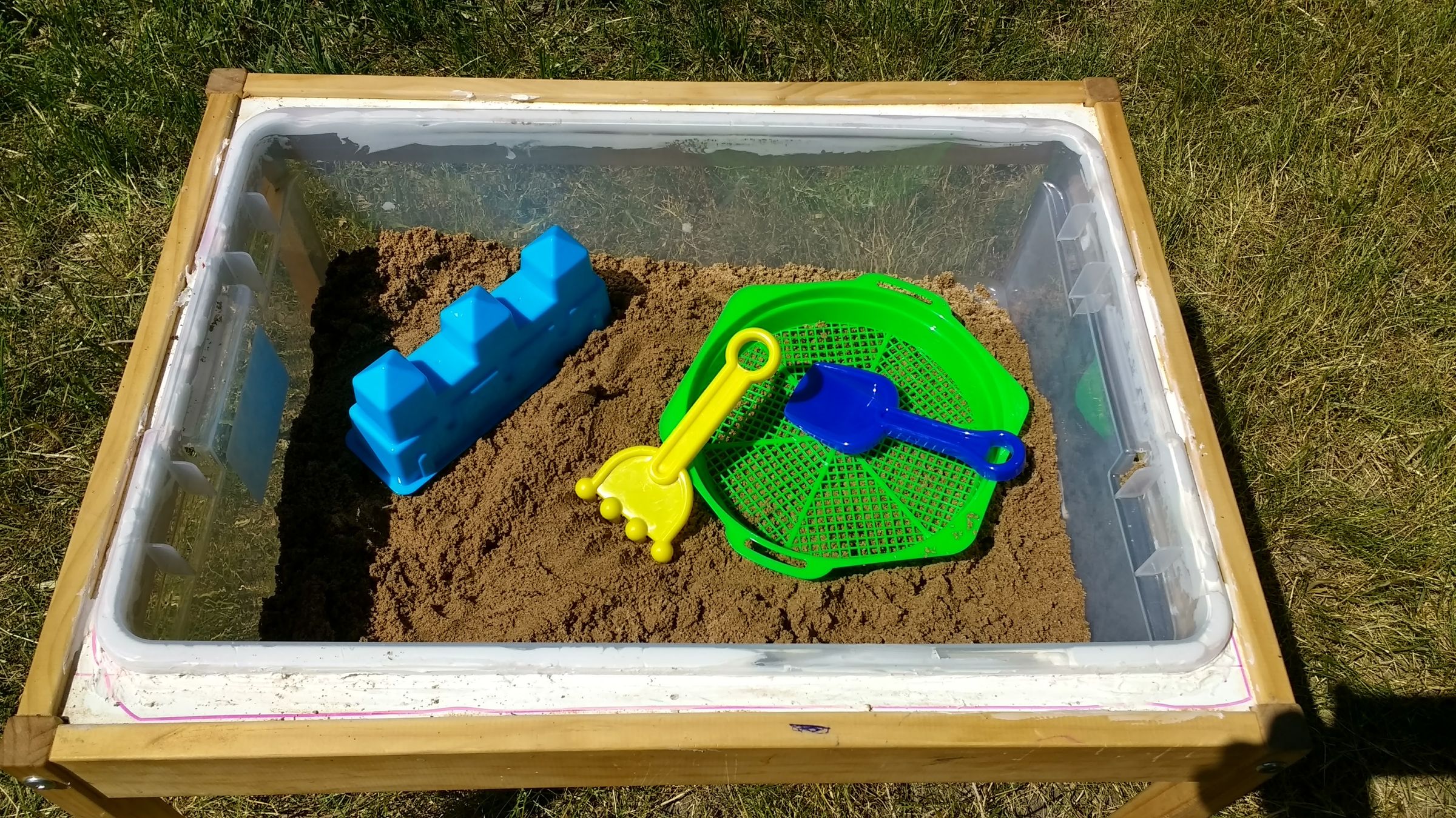 Easy Portable Sandbox and Water Table 4 Steps (with Pictures