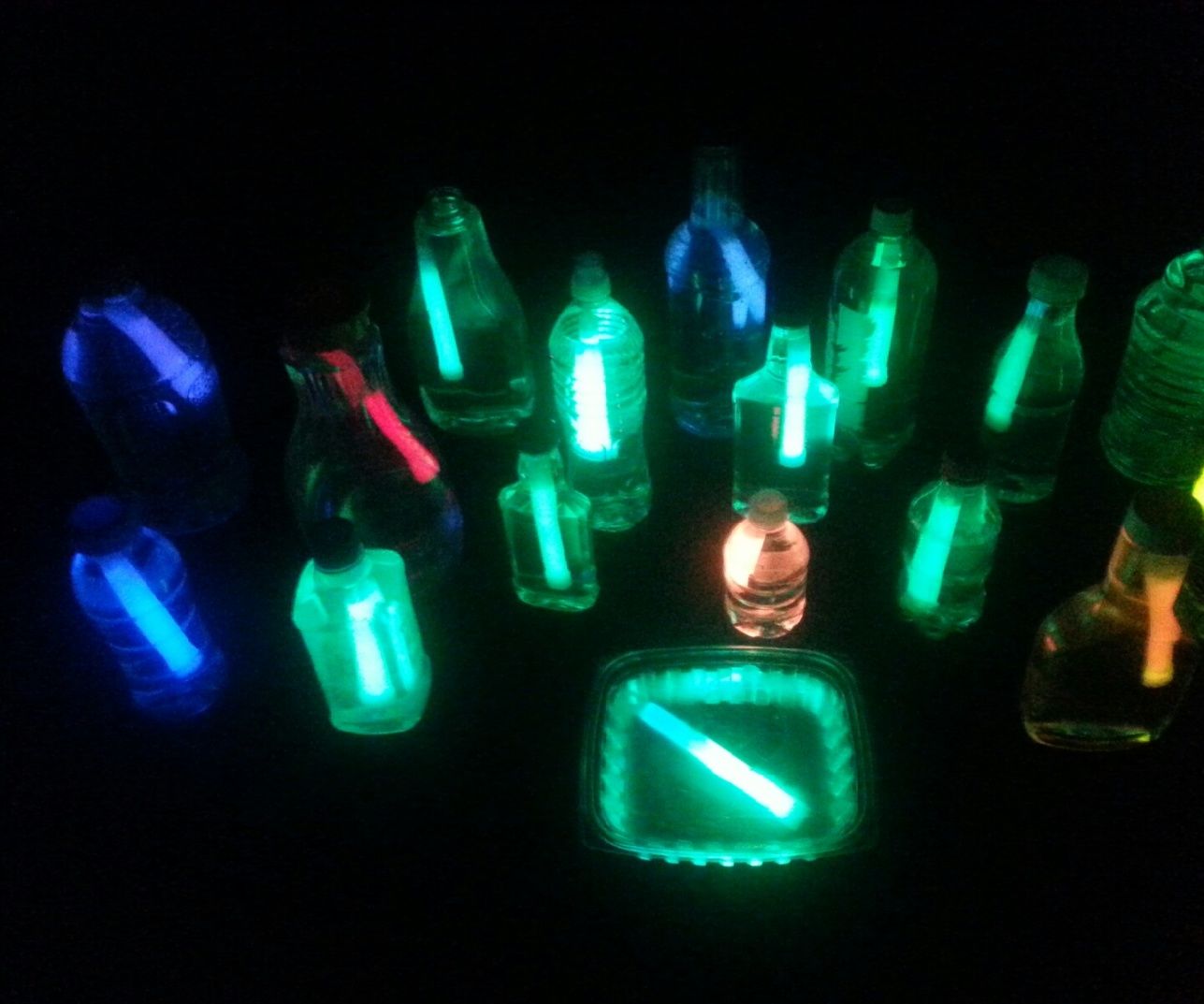 Glow Sticks Water Lanterns 8 Steps Instructables