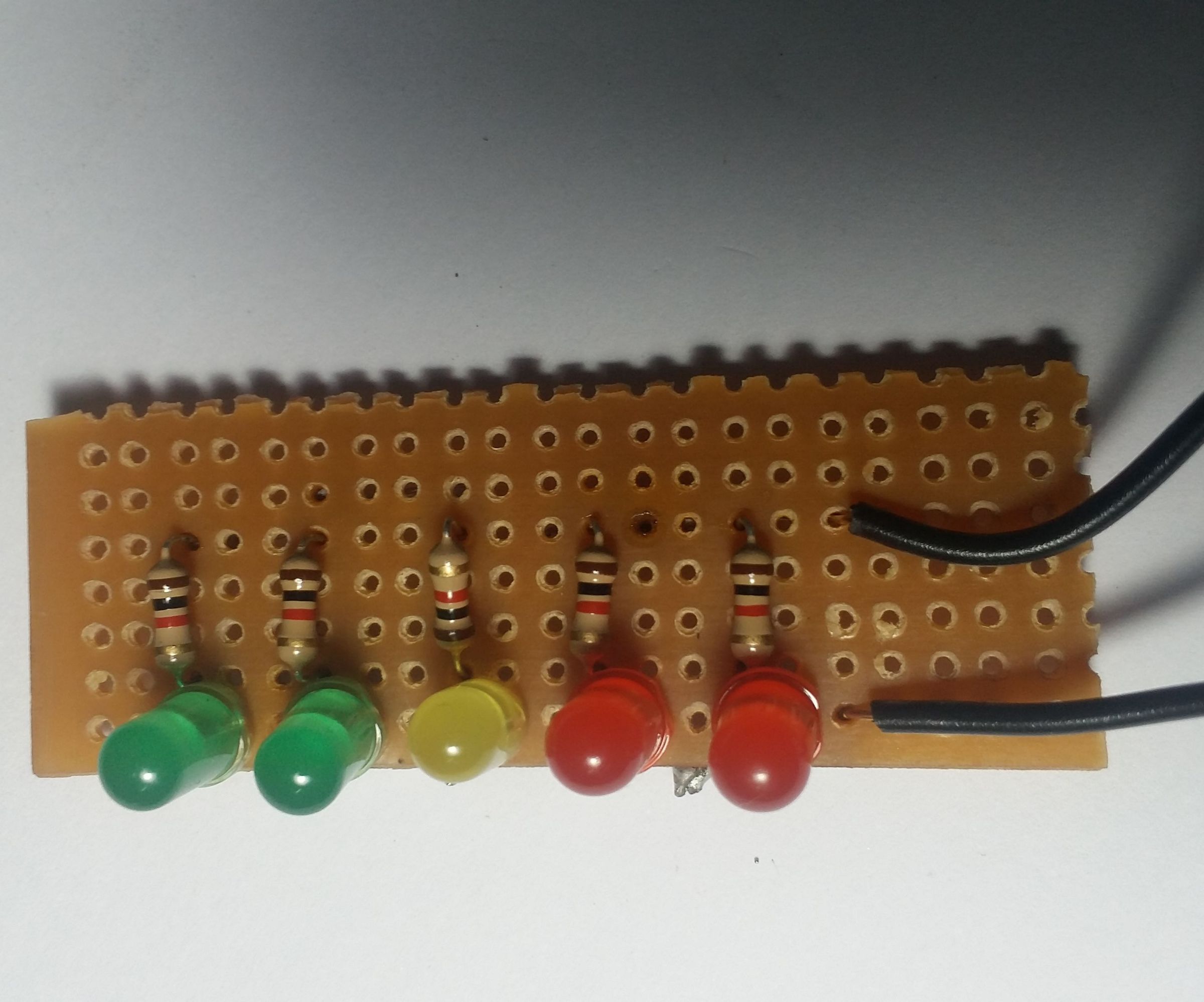 DIY guide for Simple Voltage Level Indicator with step-by-step instructions
