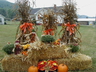 How to Create a Fall Outdoor Display : 10 Steps - Instructables