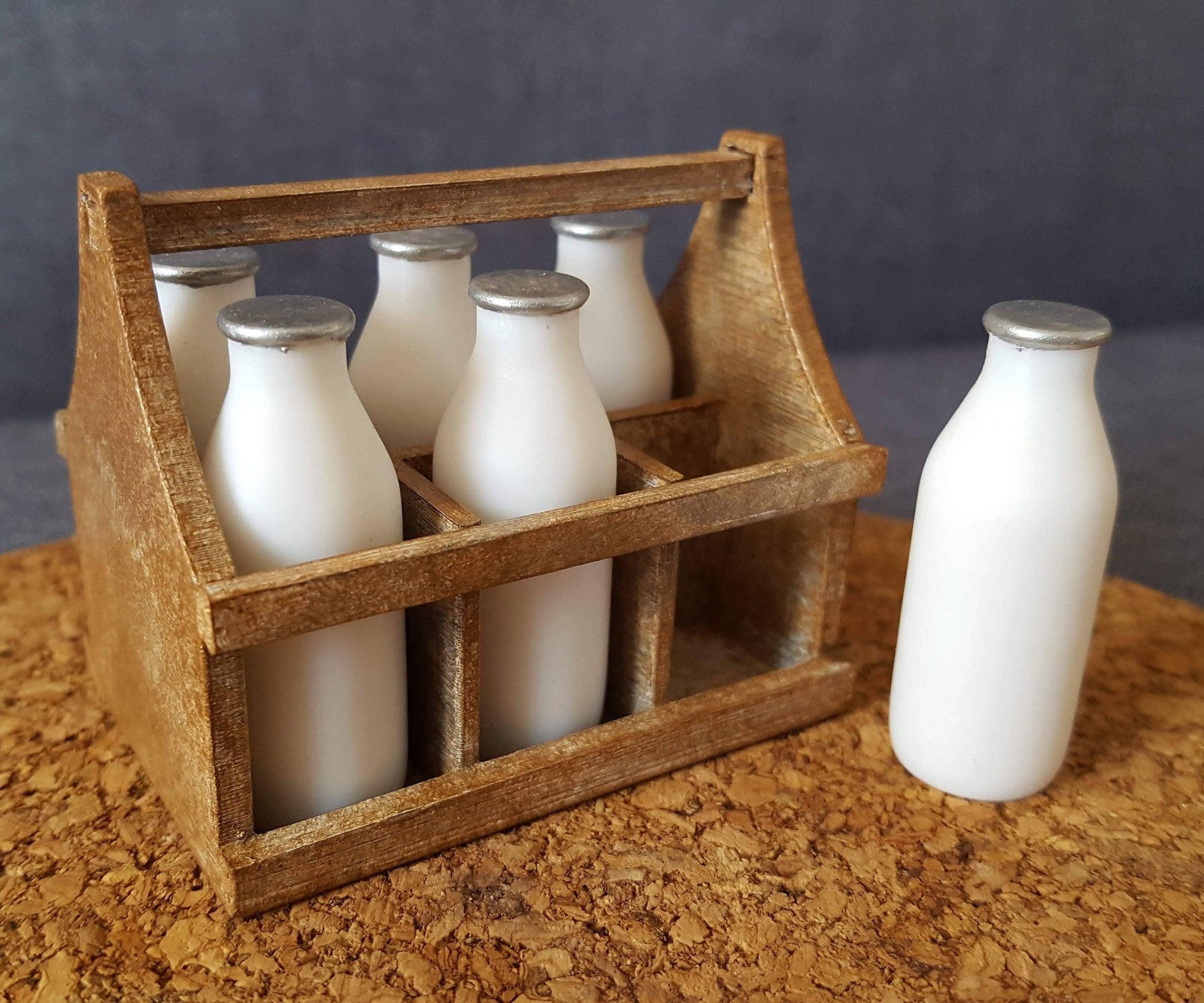 3D Printed Miniature Milk Holder and Bottles 3 Steps (with Pictures