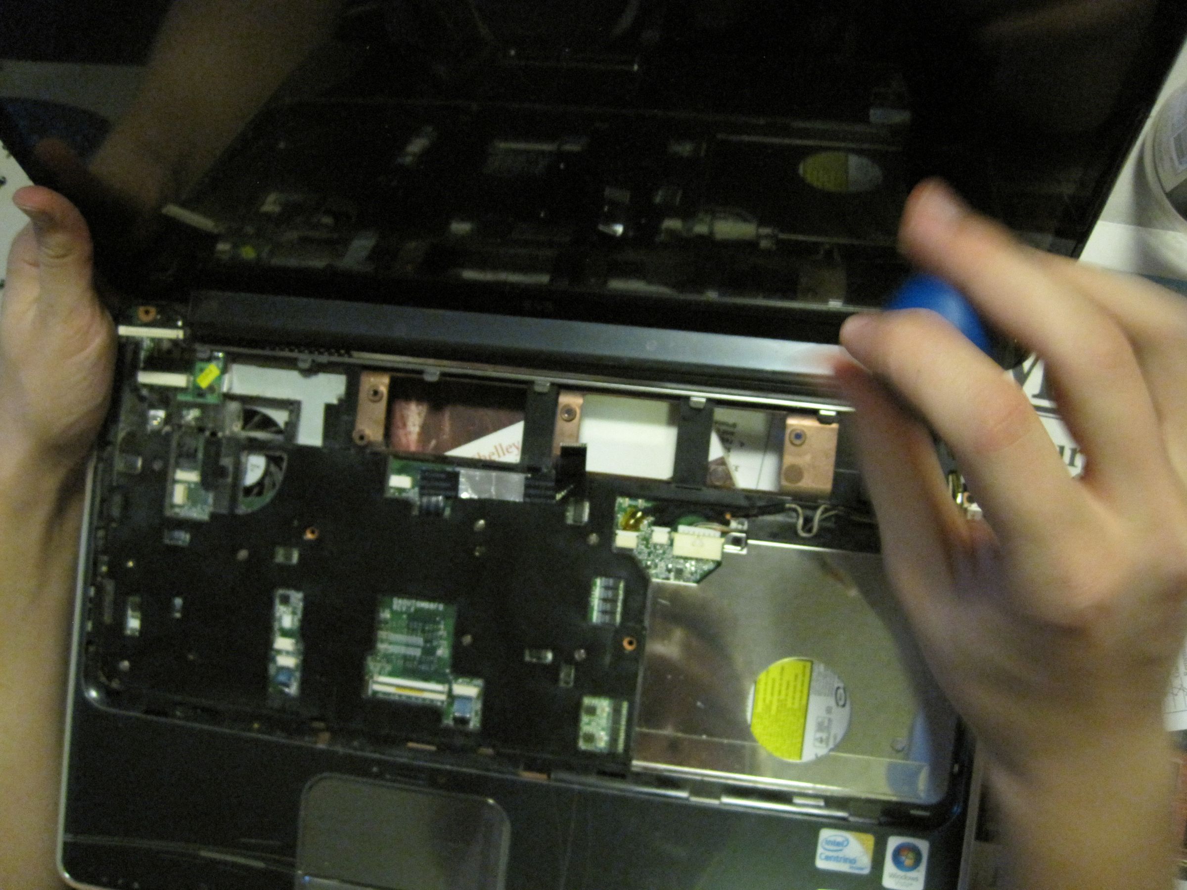 How to Change a Laptop Screen for a HP HDX 16 6 Steps Instructables