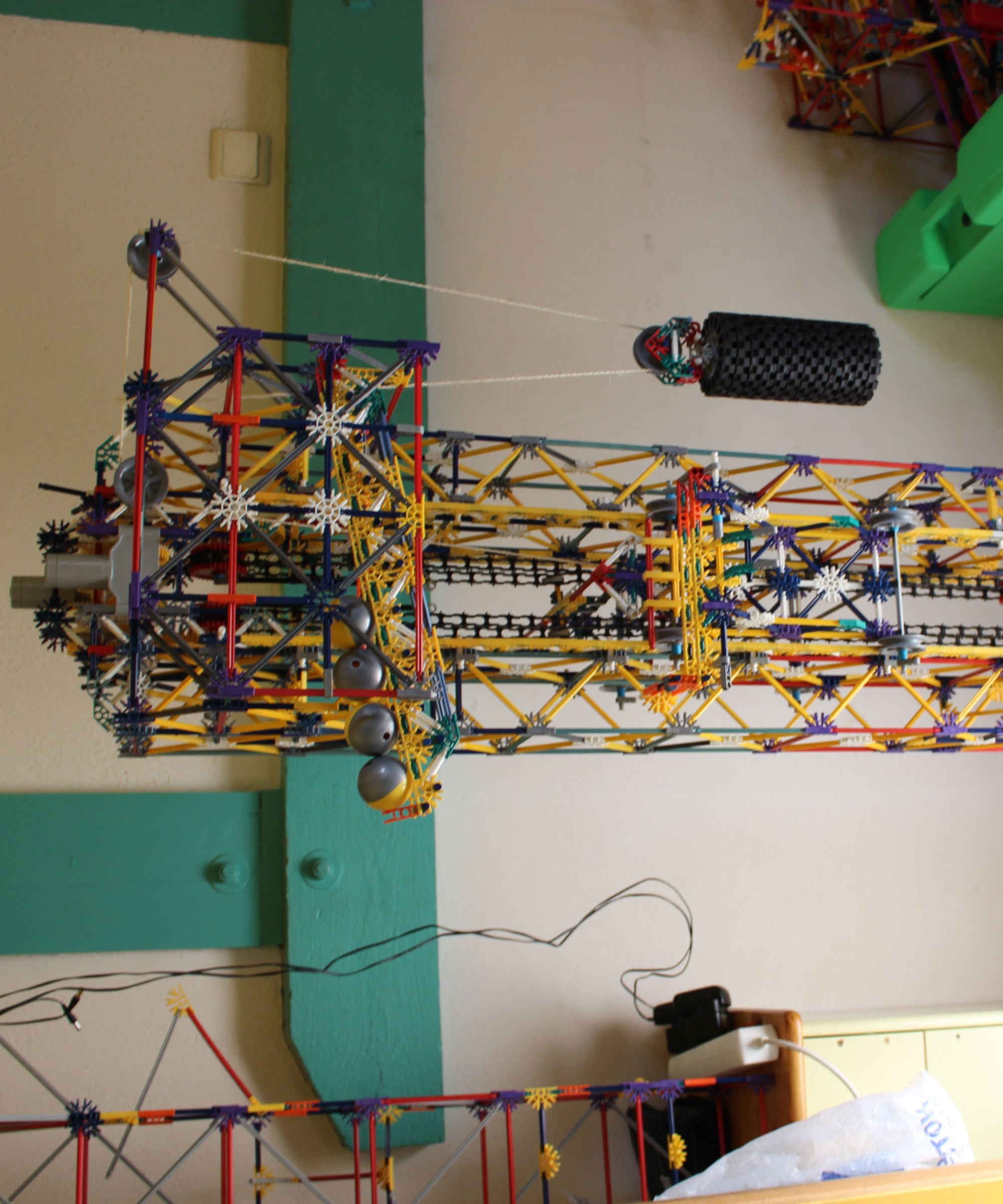 K'nex Automatically Reversing Elevator Lift (by Austron) Instructions