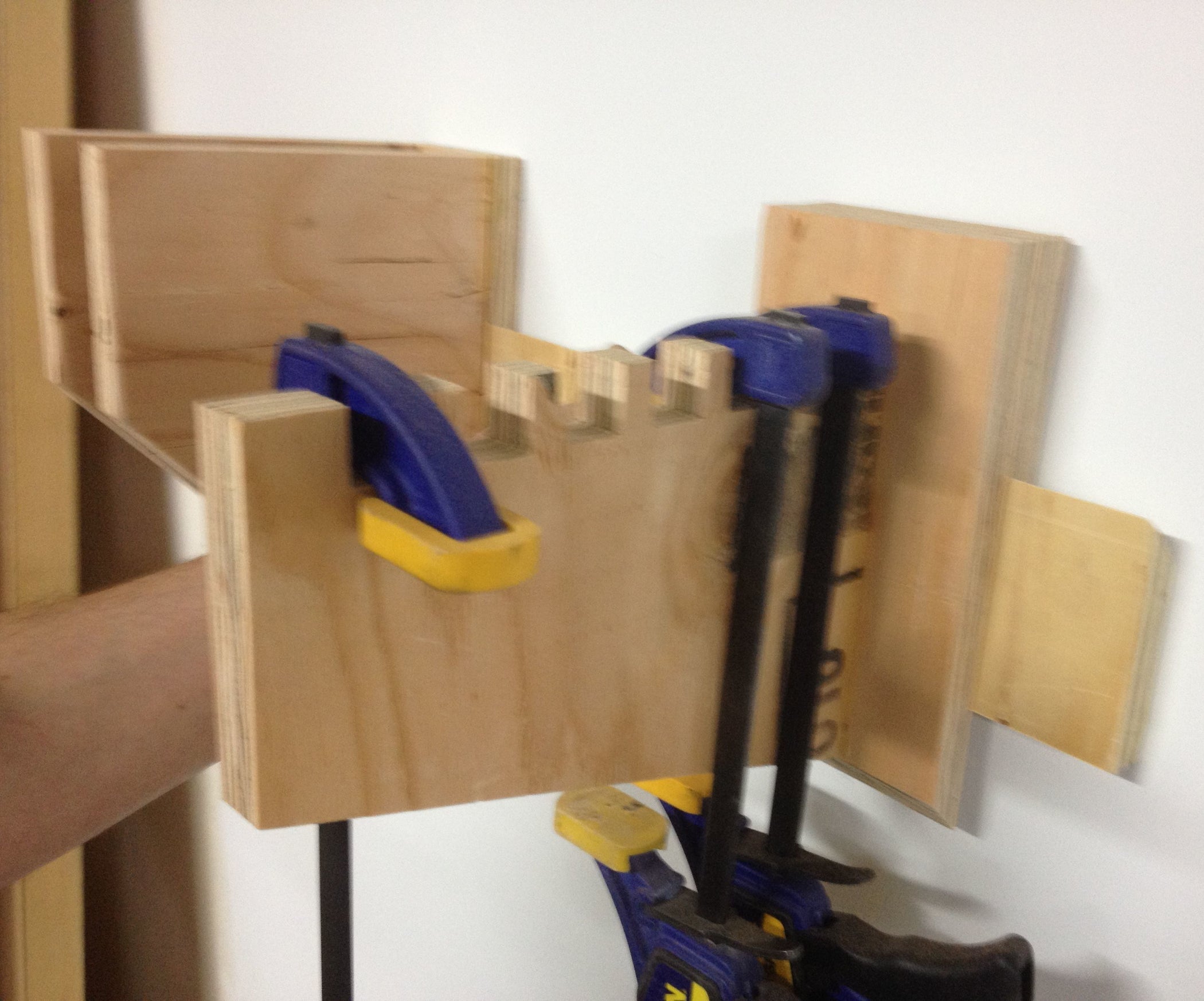 2 Styles of French Cleat Clamp Hanger Brackets 3 Steps (with Pictures