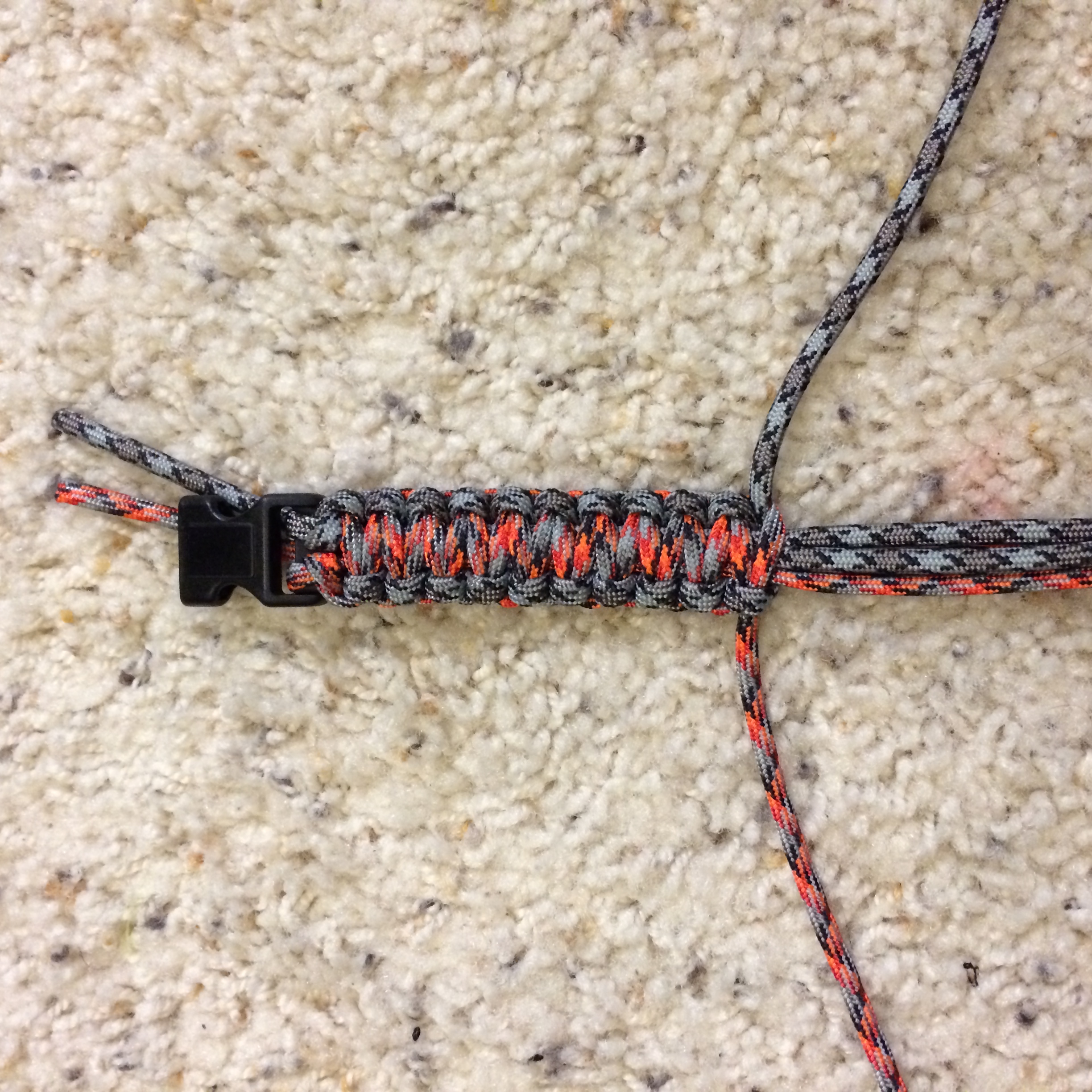 How to Make a Survival Bracelet 8 Steps Instructables
