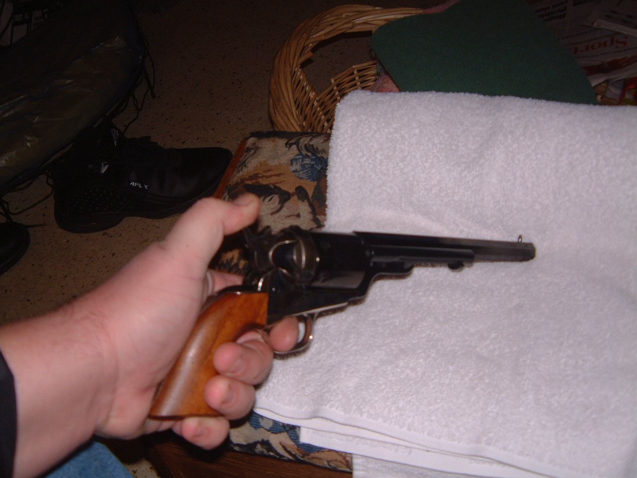 How to Correctly Load a Single Action Revolver : 4 Steps - Instructables