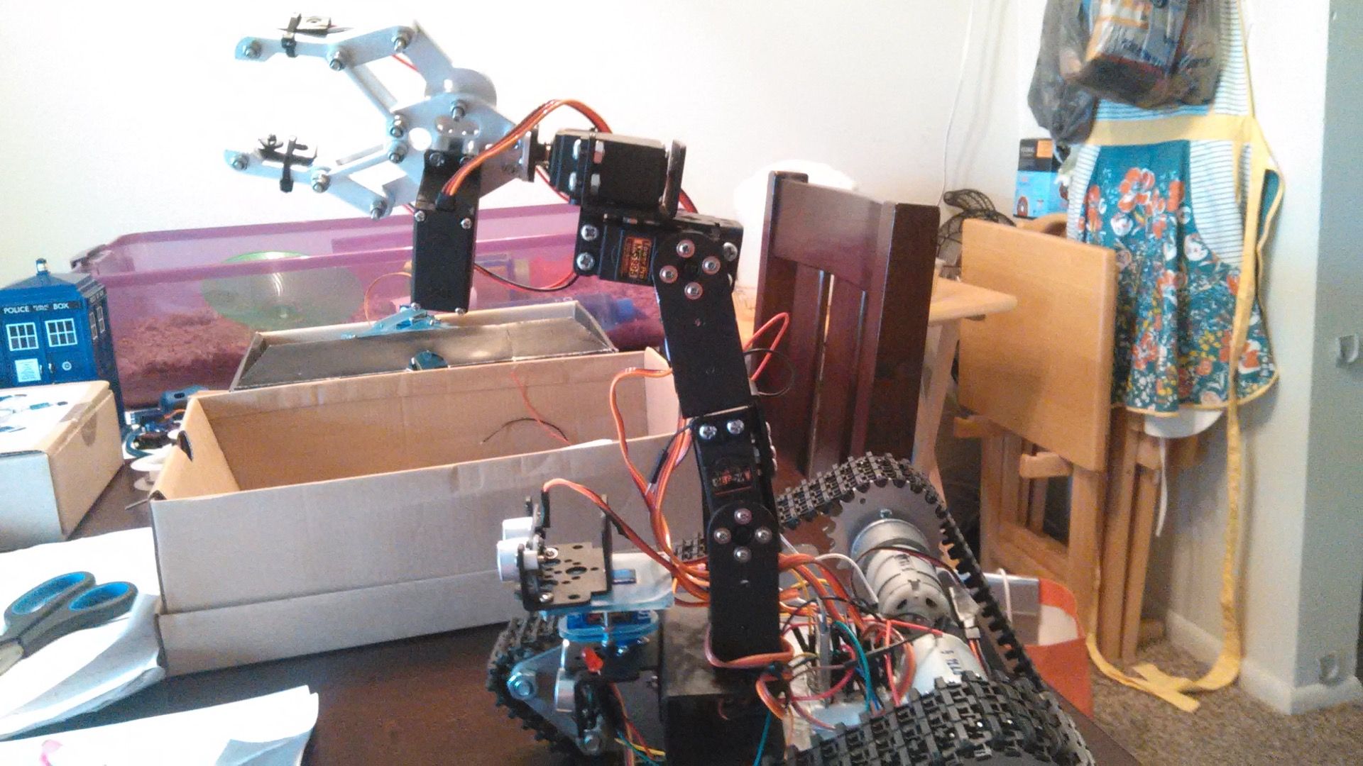 Autonomous Tank W/ Robotic Arm(Arduino, Bluetooth) : 8 Steps ...