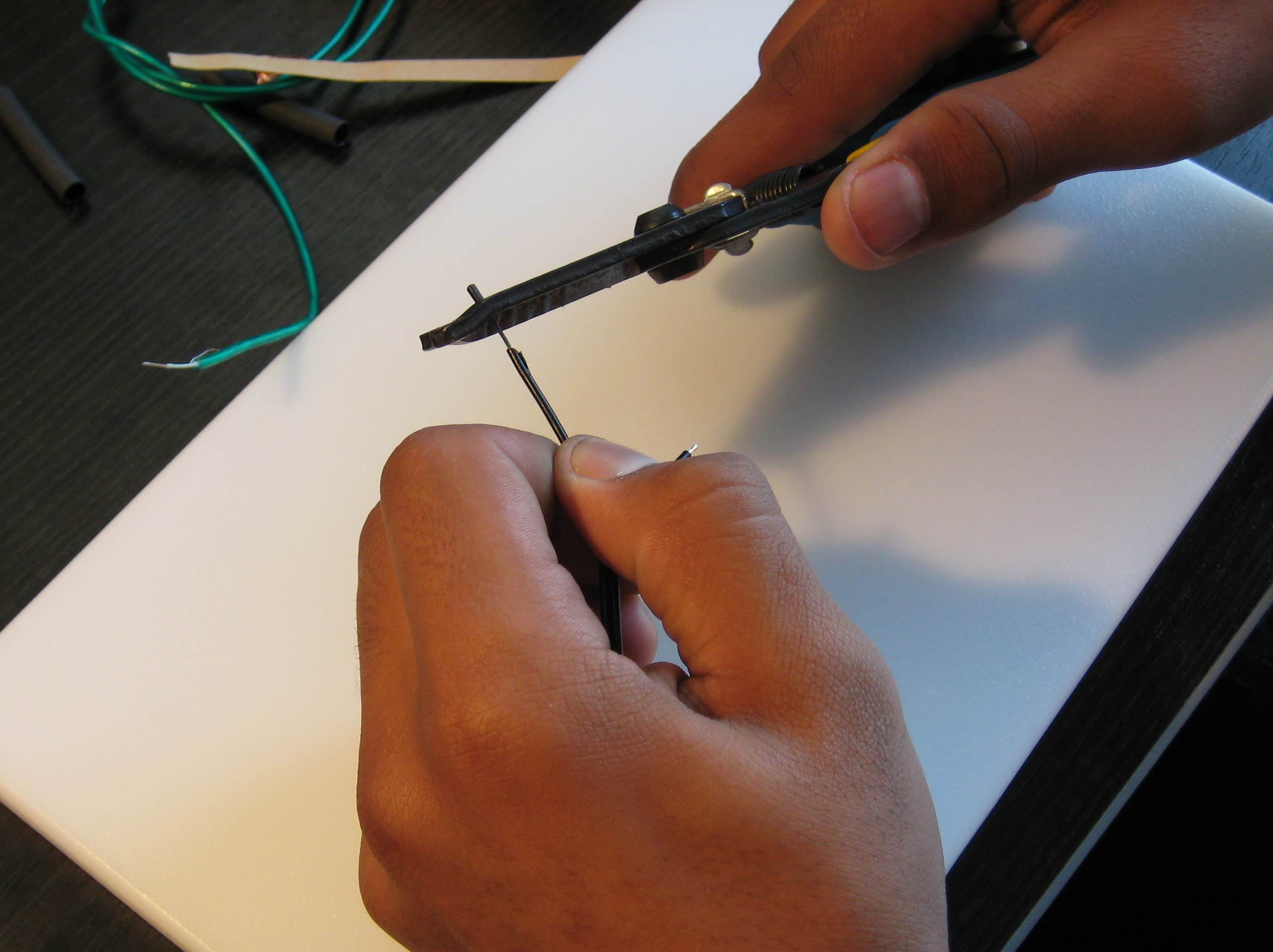 How to Solder EL (Electroluminescent) Wire 7 Steps (with Pictures