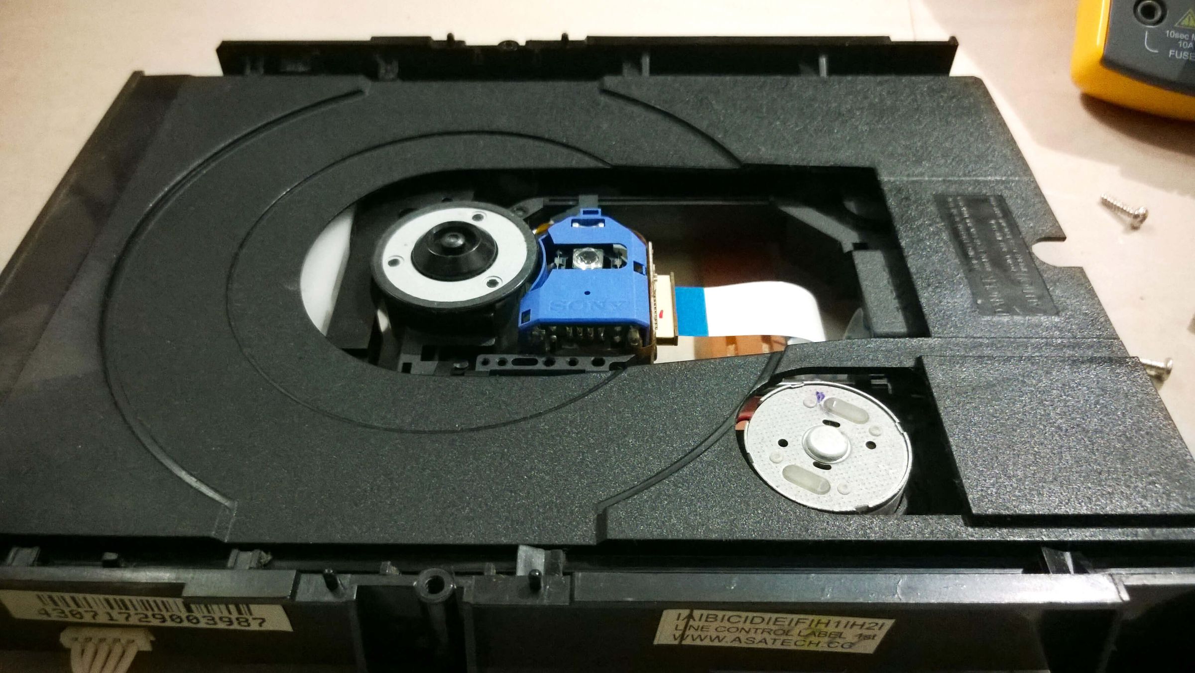Parts to Salvage From a DVD/CD Player : 10 Steps - Instructables