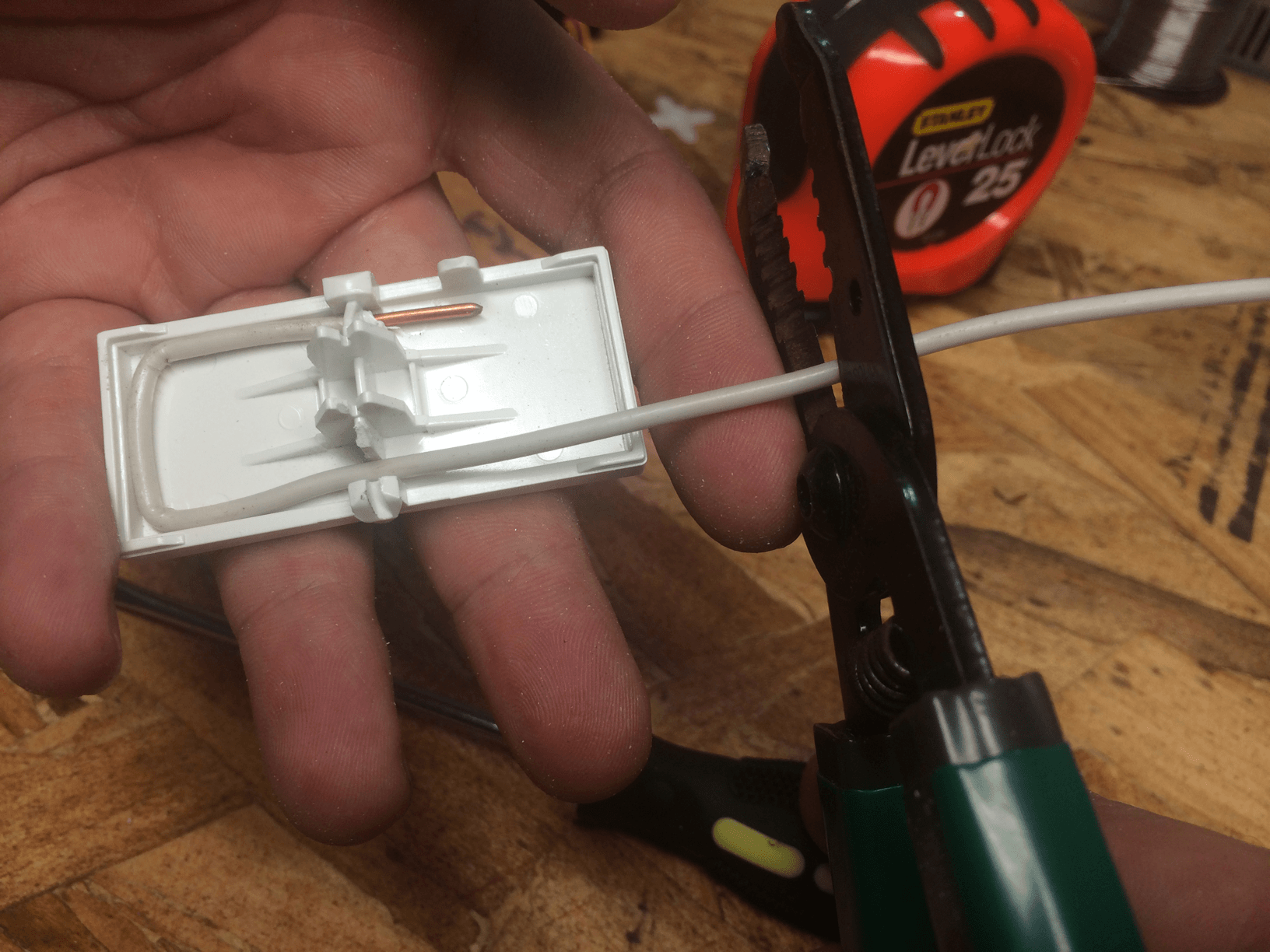 Remote Control Light Switch (ARDUINO) 8 Steps (with Pictures