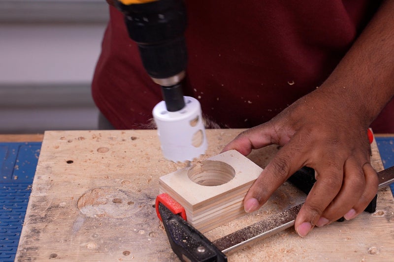 Seção de entalhe para coleta de bits e poeira