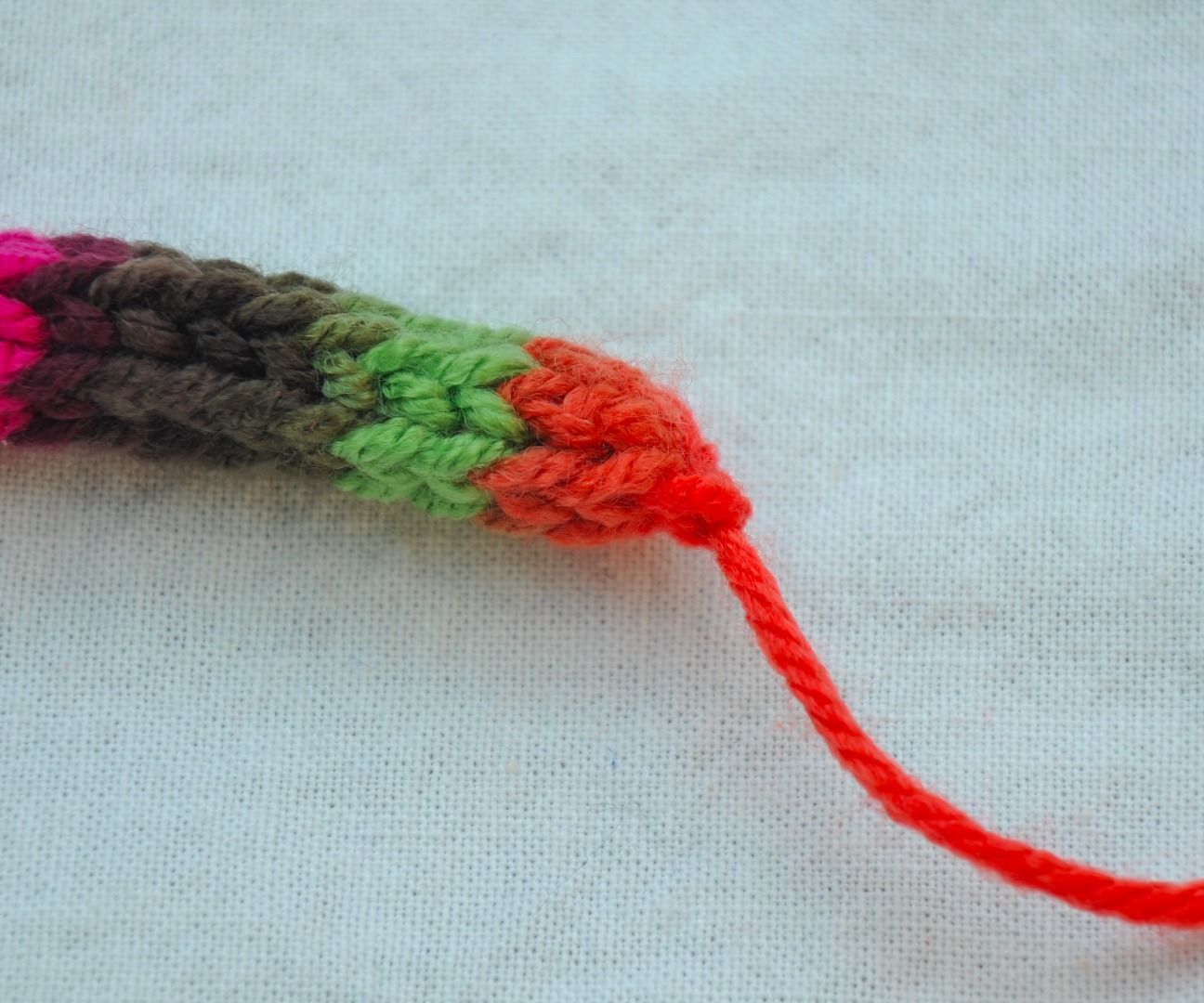 How to Use a French Knitter 6 Steps (with Pictures) Instructables