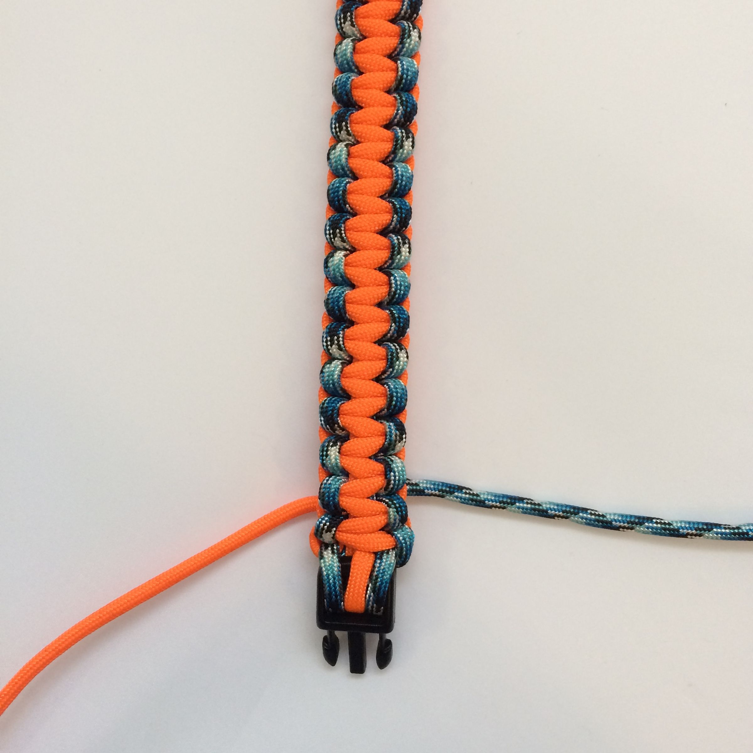 How to Make a Paracord Bracelet 5 Steps Instructables