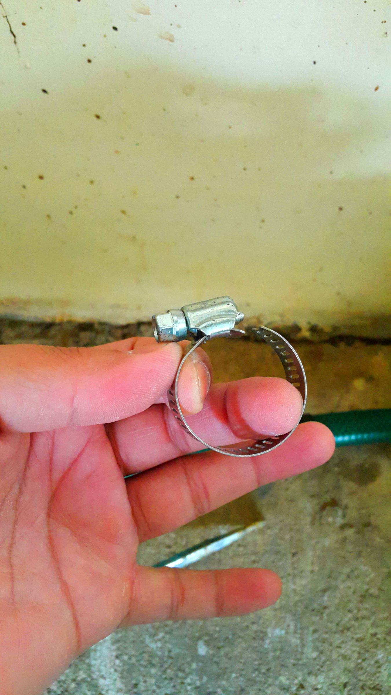 Fixing a Punctured Garden Hose in 3 Minutes! 4 Steps (with Pictures