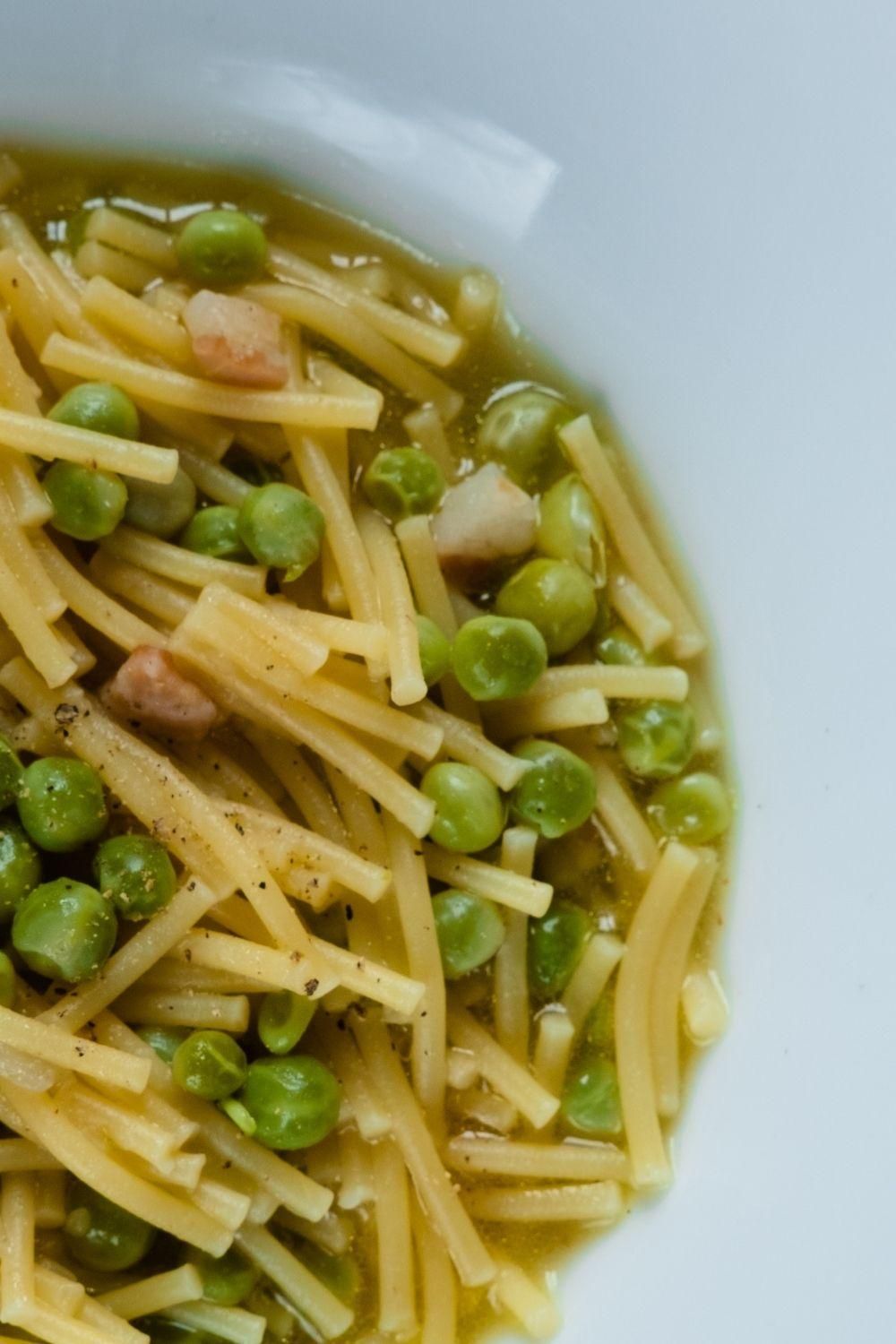 Pasta With Peas and Bacon: Easy and Fast Italian Recipe!