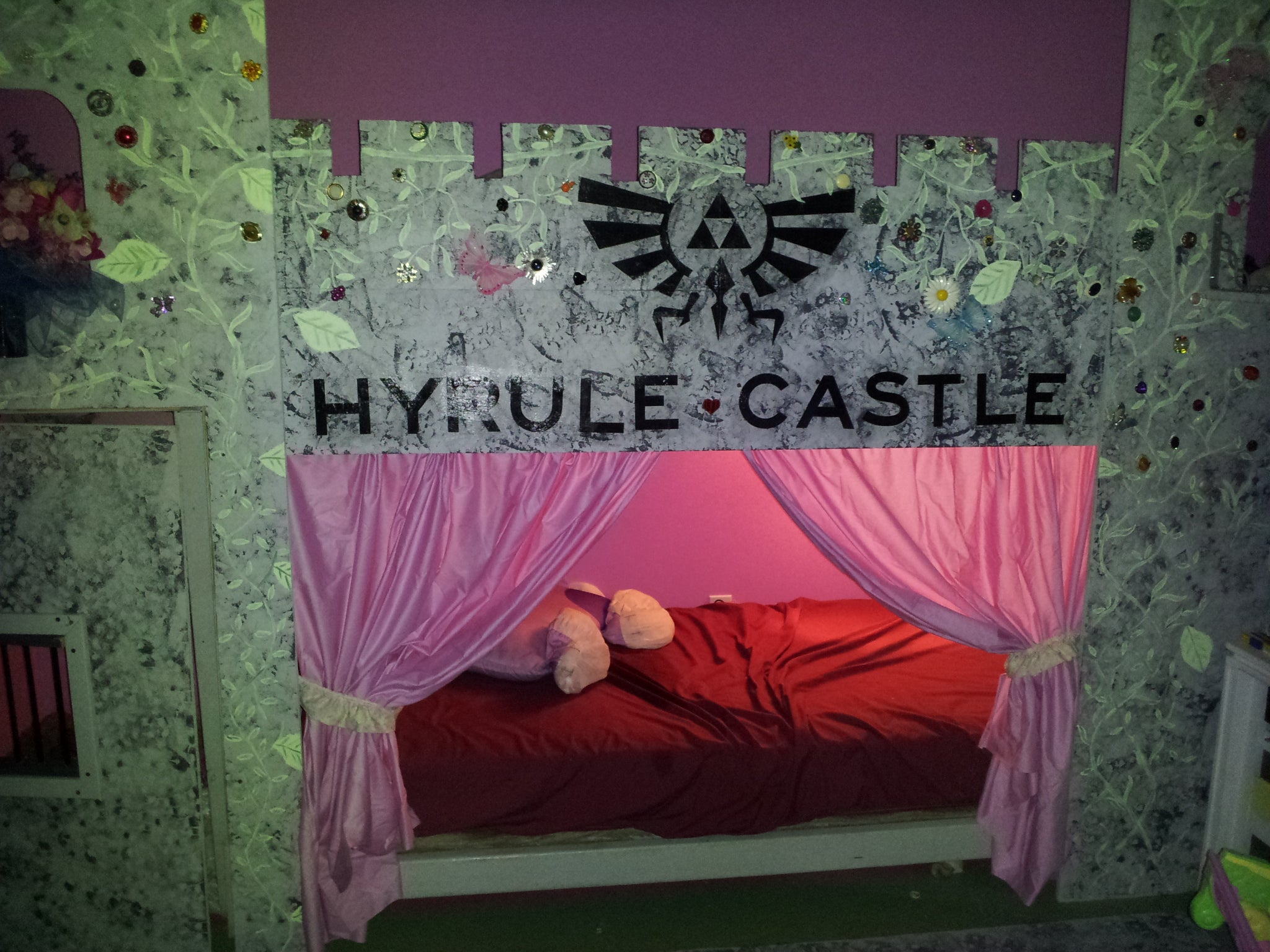 Legend of Zelda, Hyrule Castle Bed. 7 Steps (with Pictures) Instructables