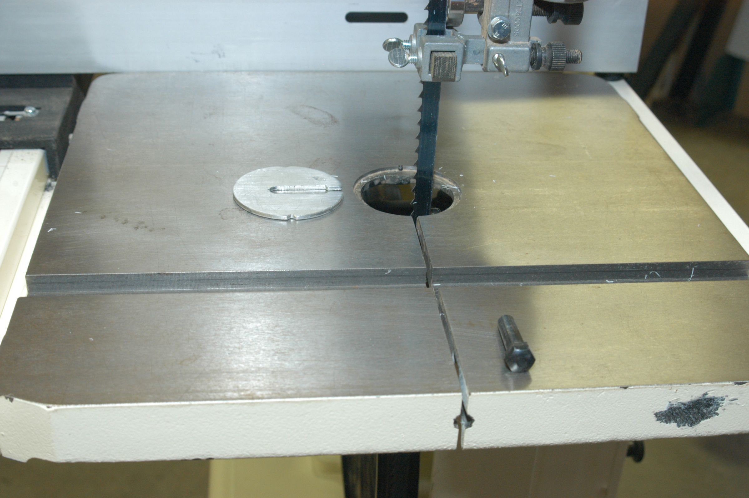 Changing Blades on the 14" Bandsaw 9 Steps (with Pictures) Instructables