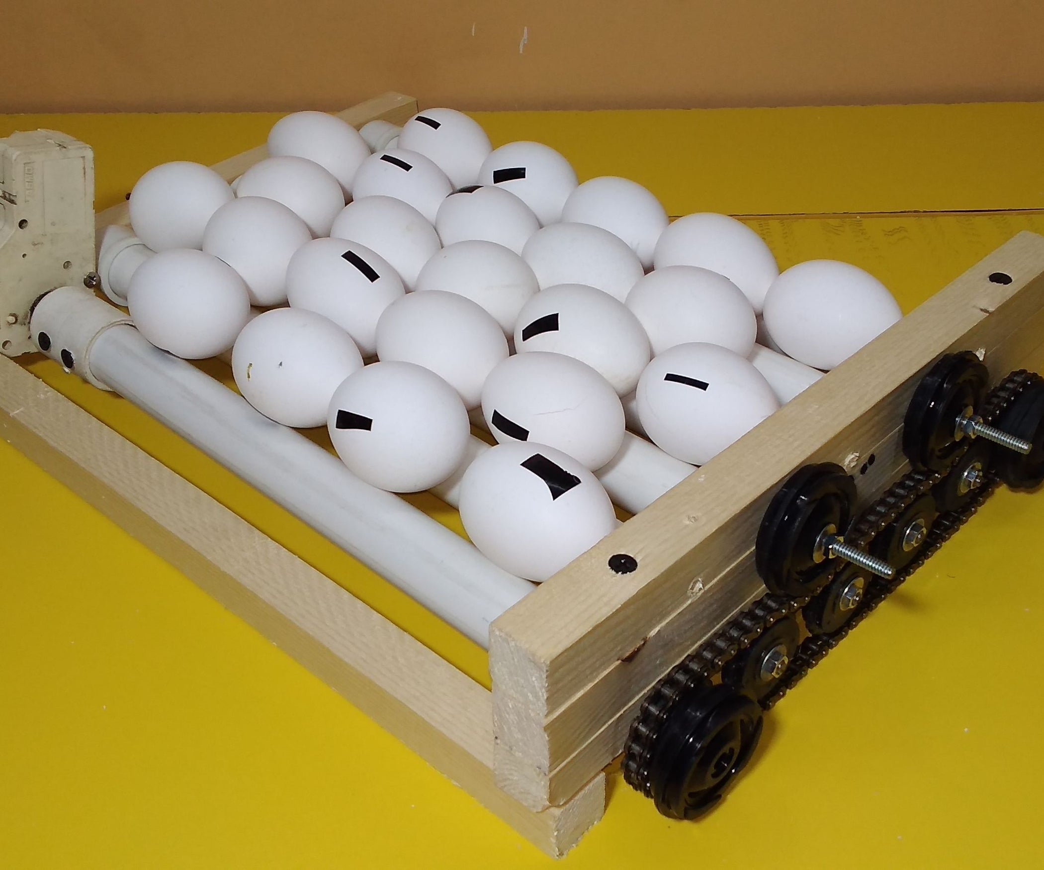Automatic Egg Turner for Incubator 6 Steps (with Pictures