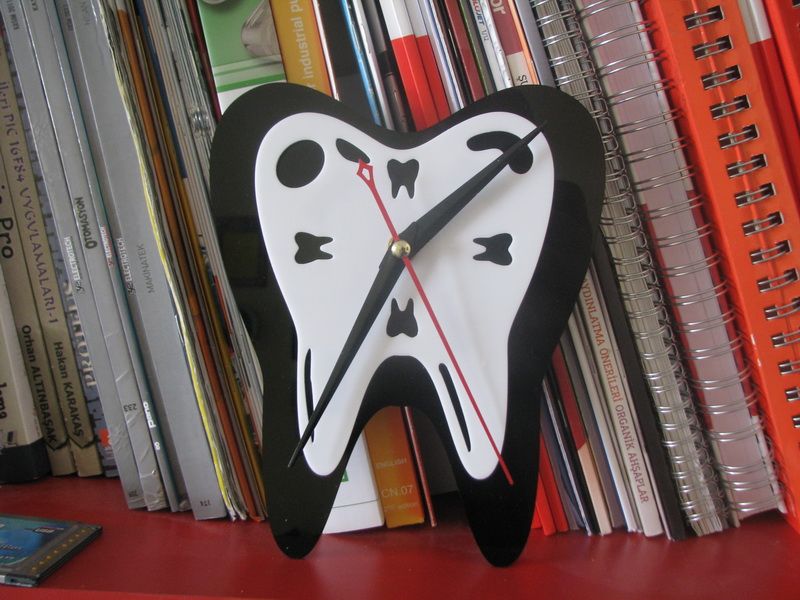 DENTIST WALL CLOCK 9 Steps Instructables