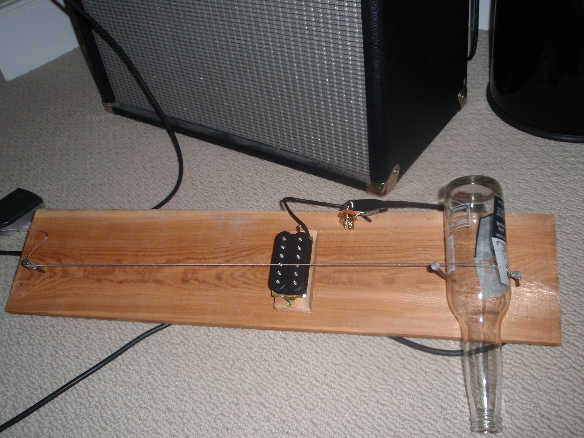 Homemade Diddley Bow Electric Slide Guitar (a La Jack White) 5 Steps