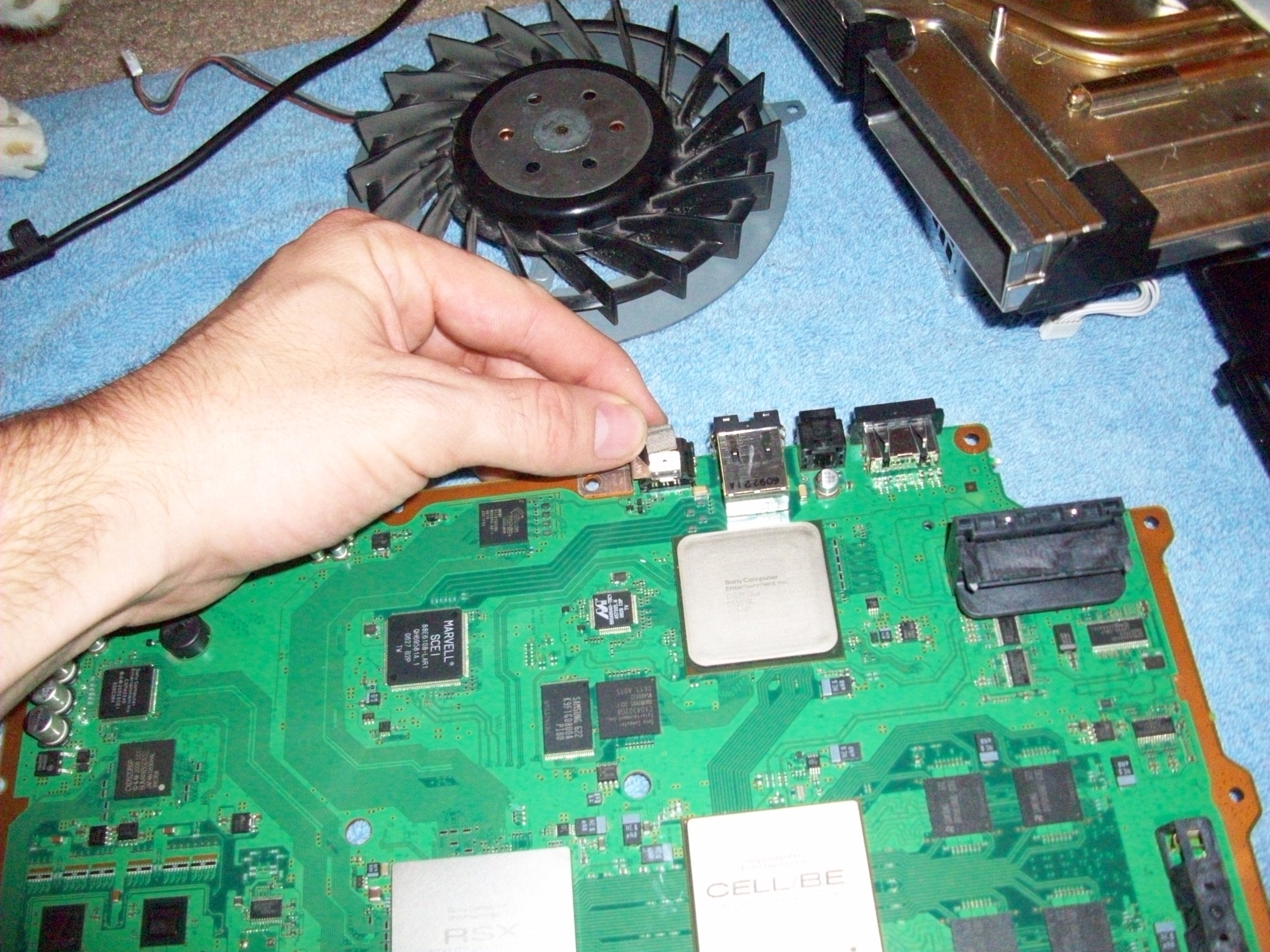 How to Fix a YLOD PS3... With an Oven. 8 Steps (with Pictures