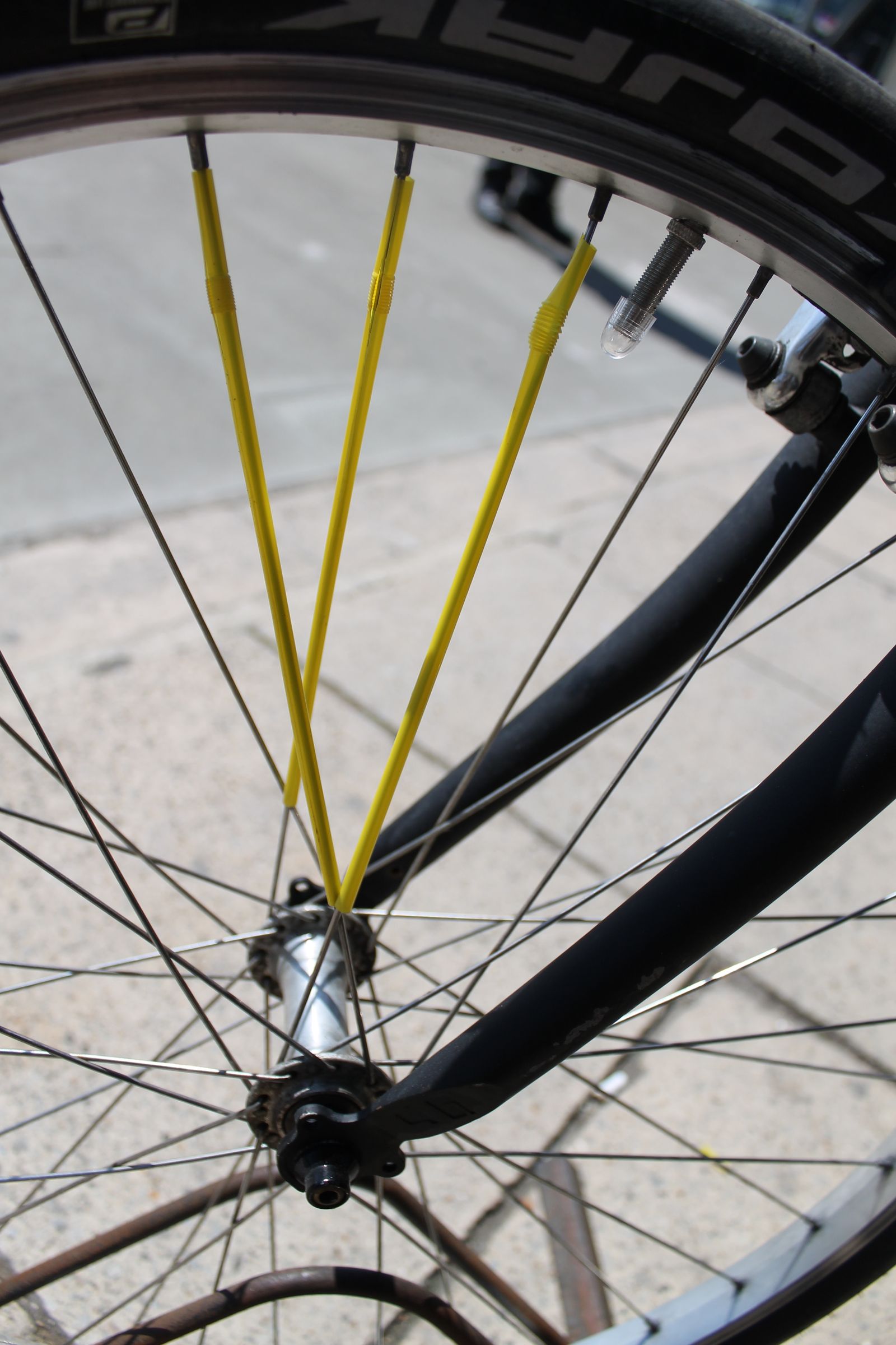 Bicycle Wheel Spoke Art With Drinking Straws. 6 Steps (with Pictures