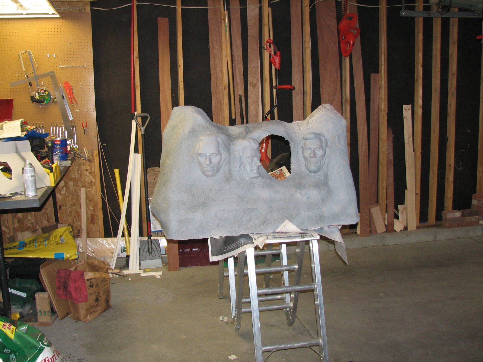 How to Make a Mount Rushmore Costume 5 Steps (with Pictures