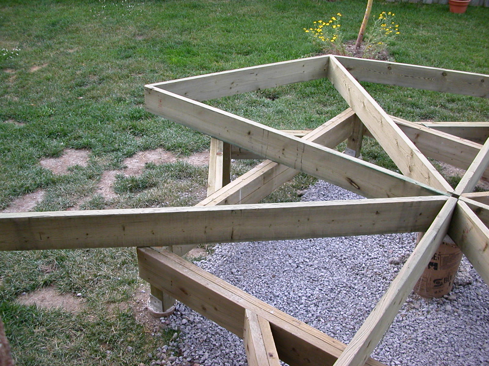 How to Build an Octagonal Deck 24 Steps (with Pictures) Instructables