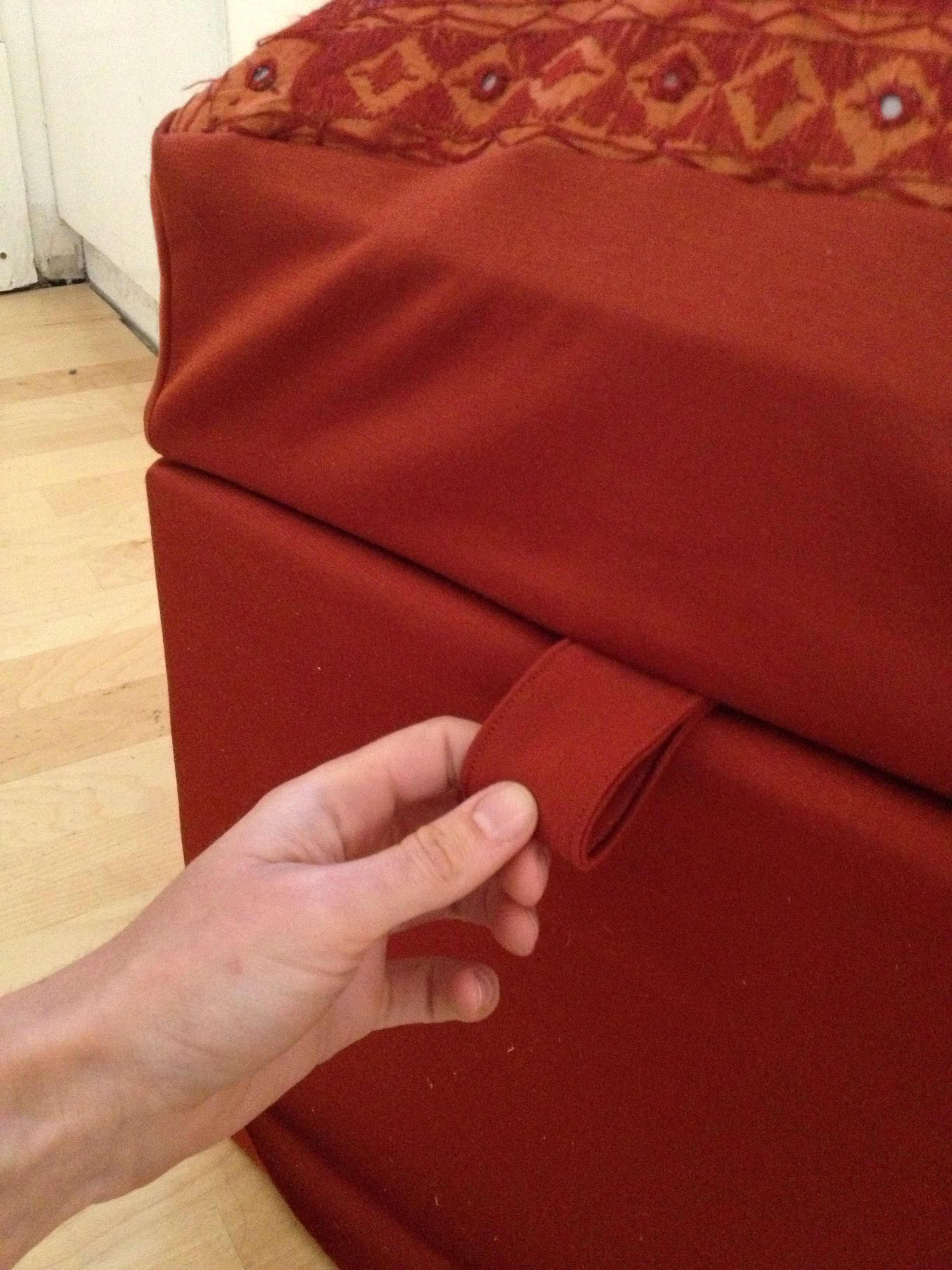 Pouf / Ottoman With Storage 8 Steps (with Pictures) Instructables