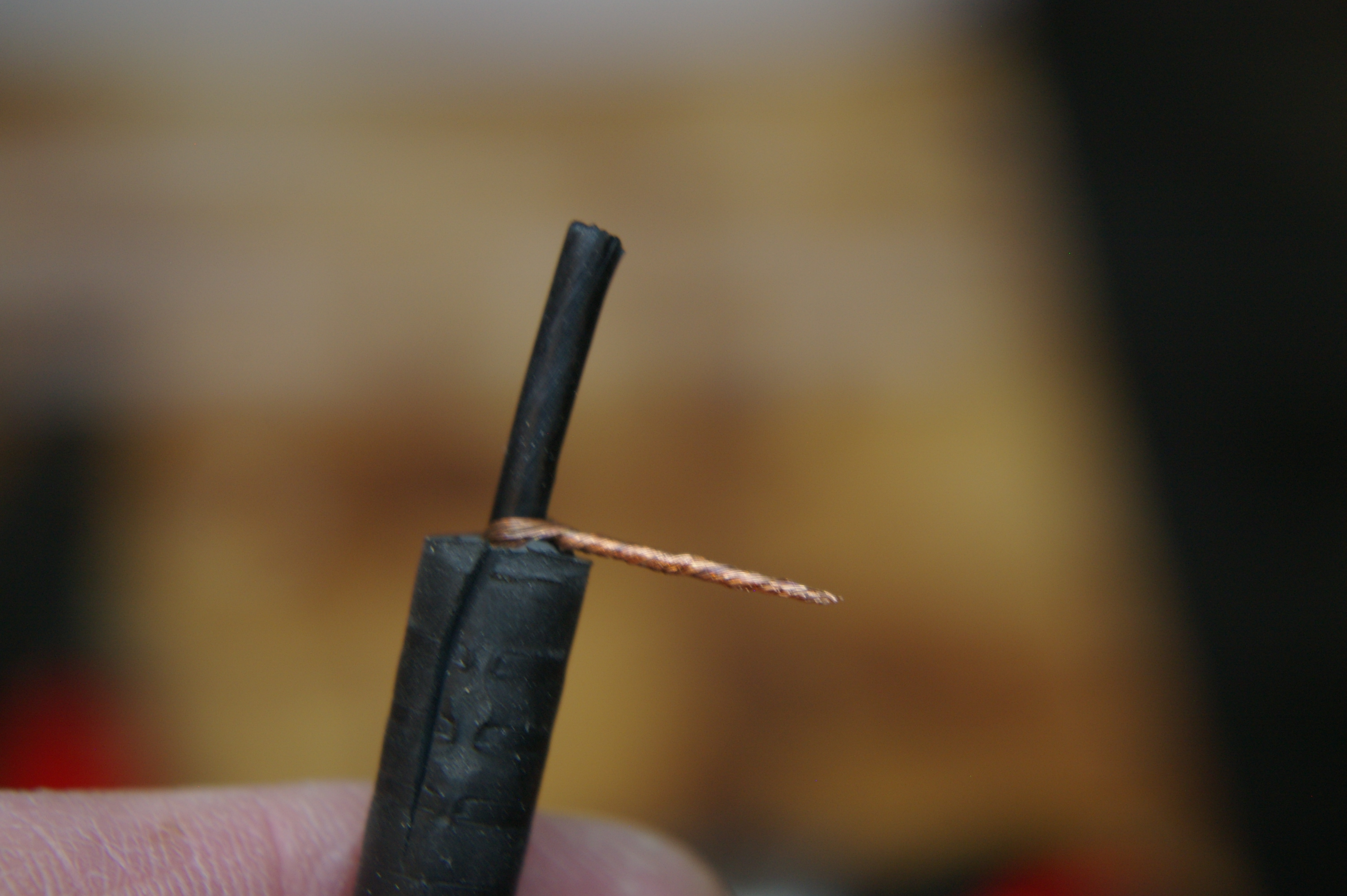 How to Fix, Repair or Make a 1/4" Inch Guitar Cable 8 Steps