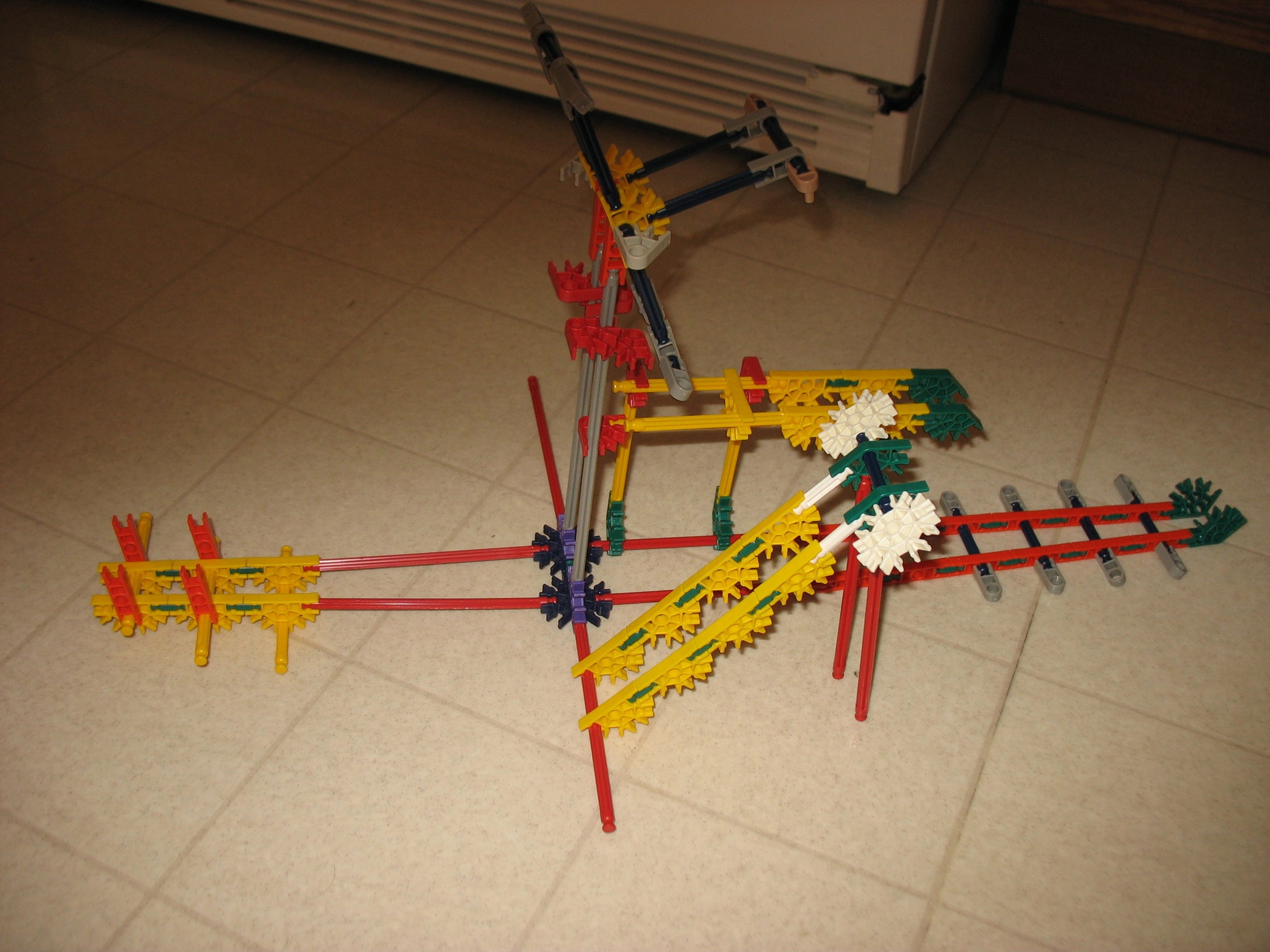 MINI KNEX GAME MACHINE (my First Instructable Ever)! 6 Steps