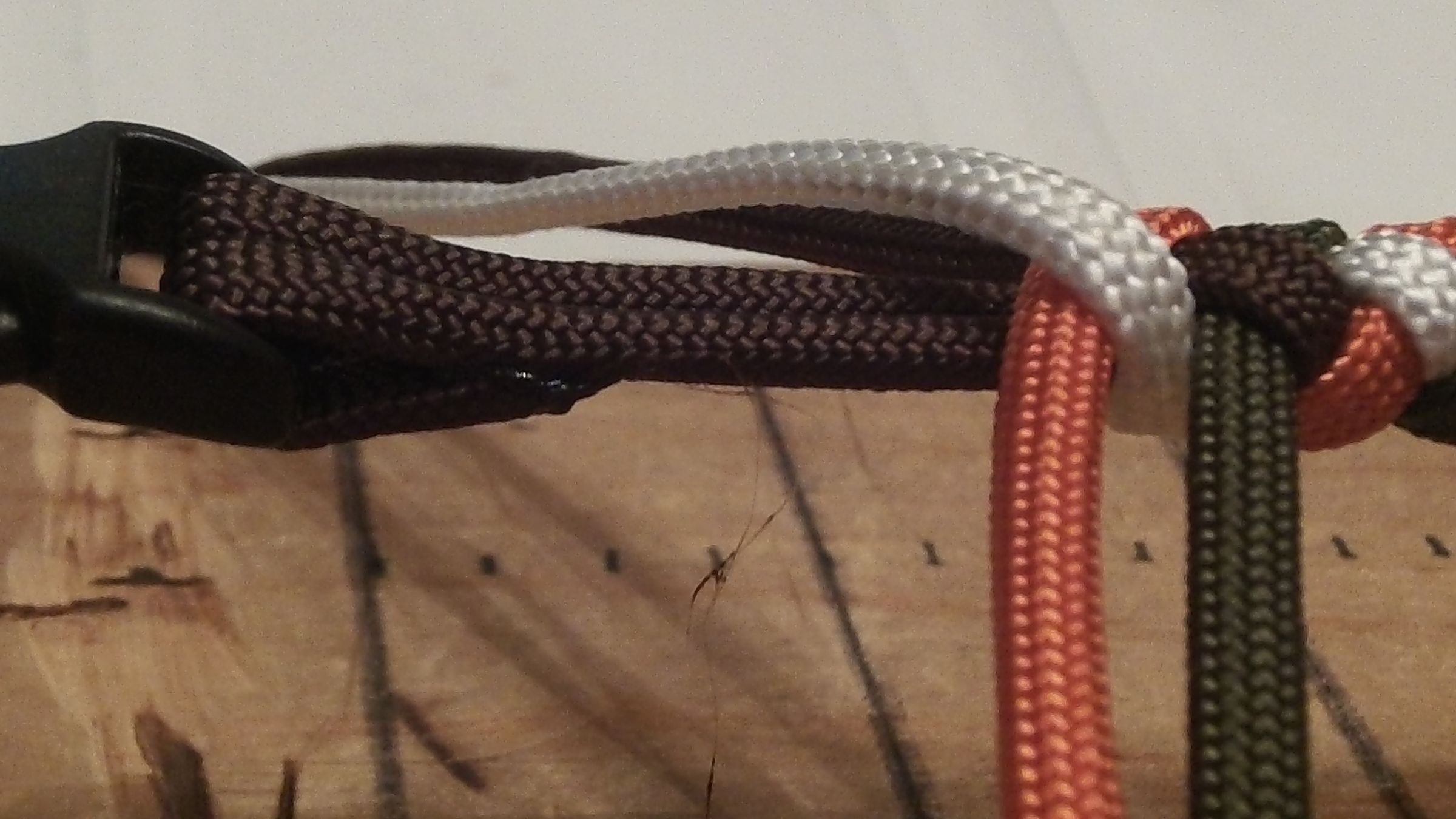 How to Tie a 4 Strand Paracord Braid With a Core and Buckle. 14 Steps