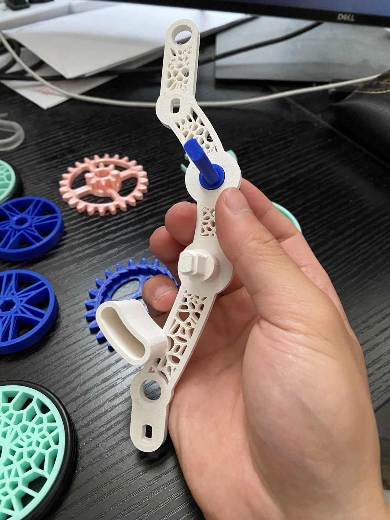 3DPrinted Stylish Windup Motor Car 16 Steps (with Pictures