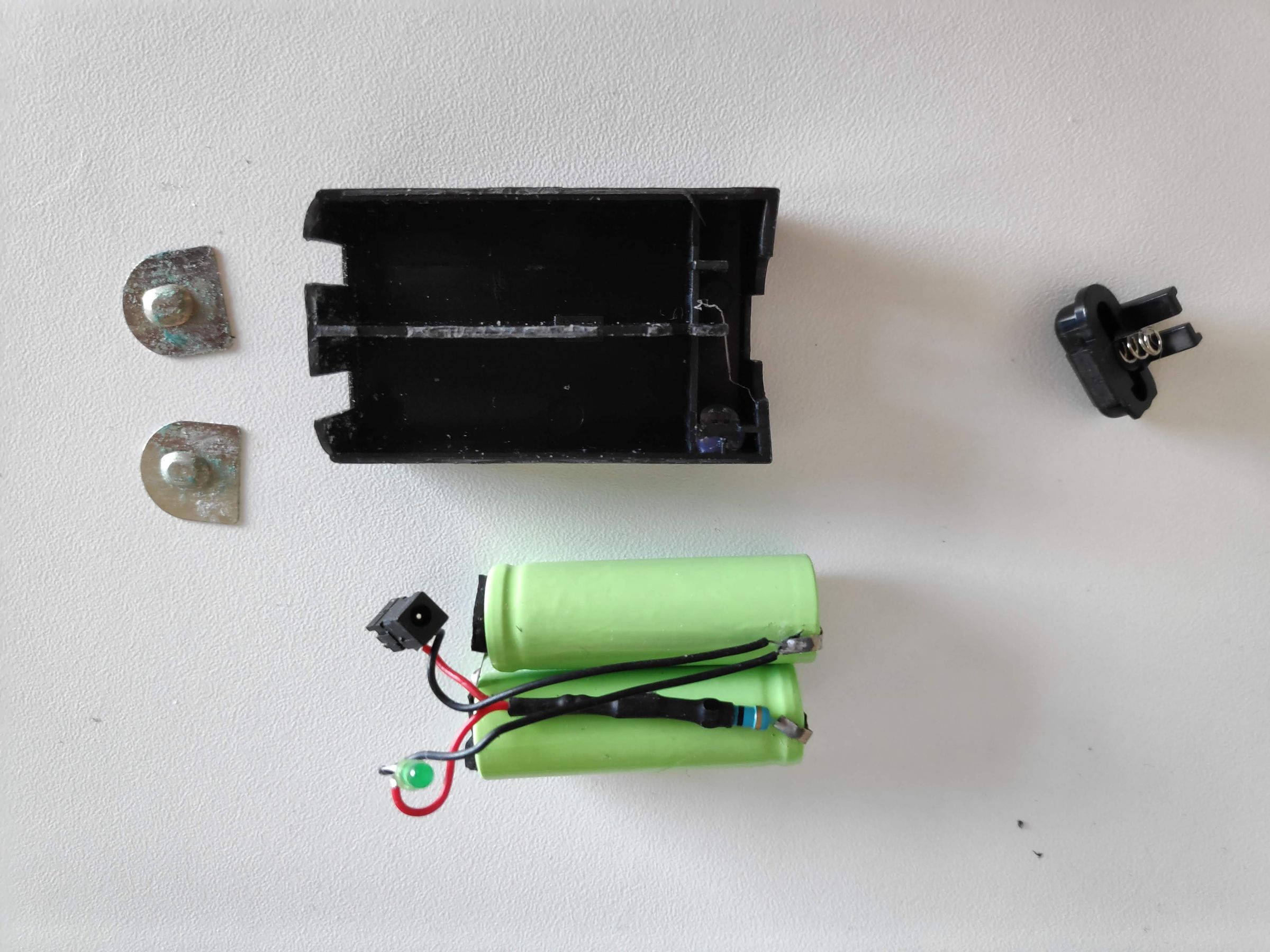 Recycling an Xbox 360 Remote Battery to LiIon Power 11 Steps