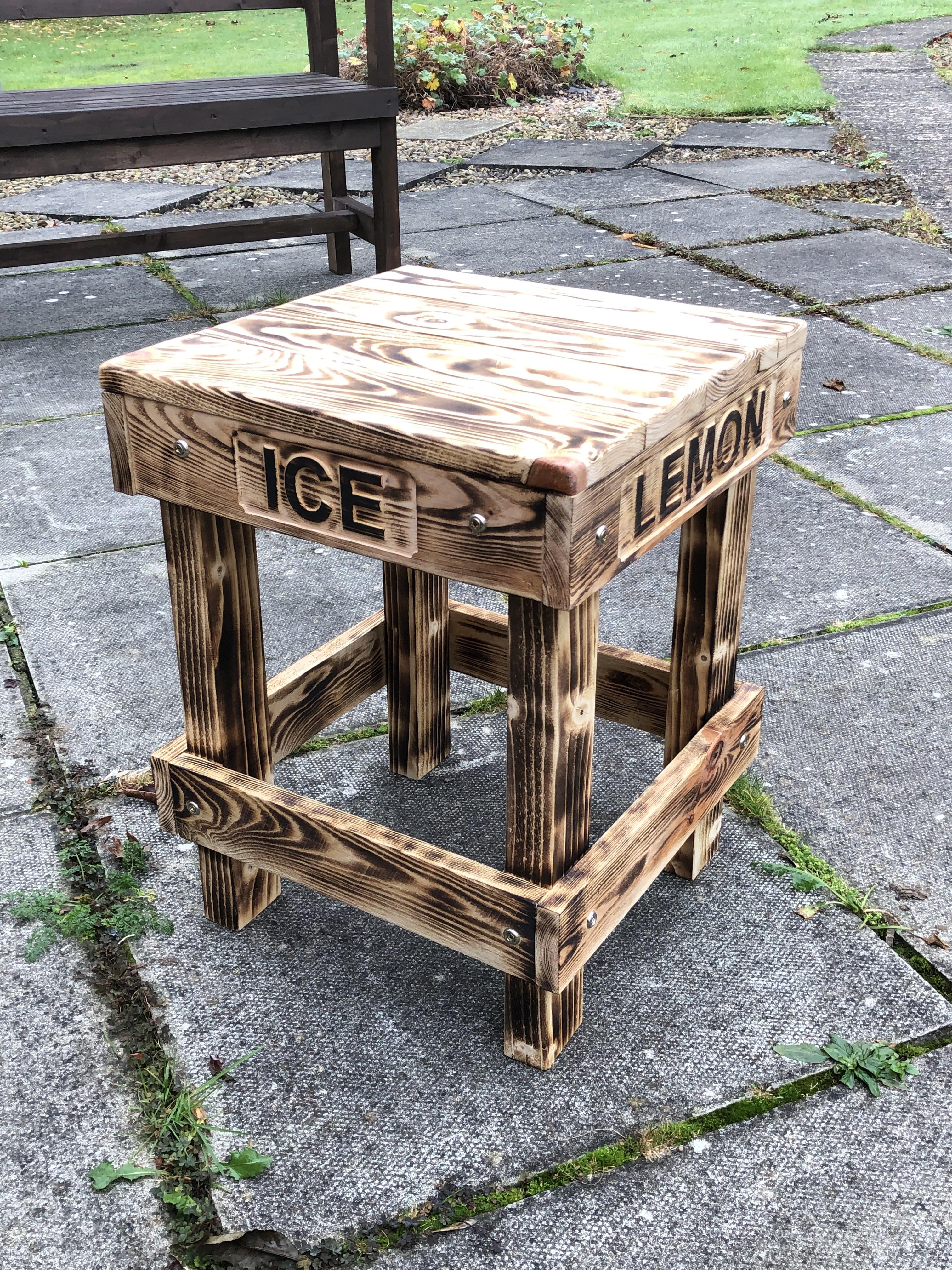 Gin Themed Side Table Made From a Pallet 5 Steps (with Pictures