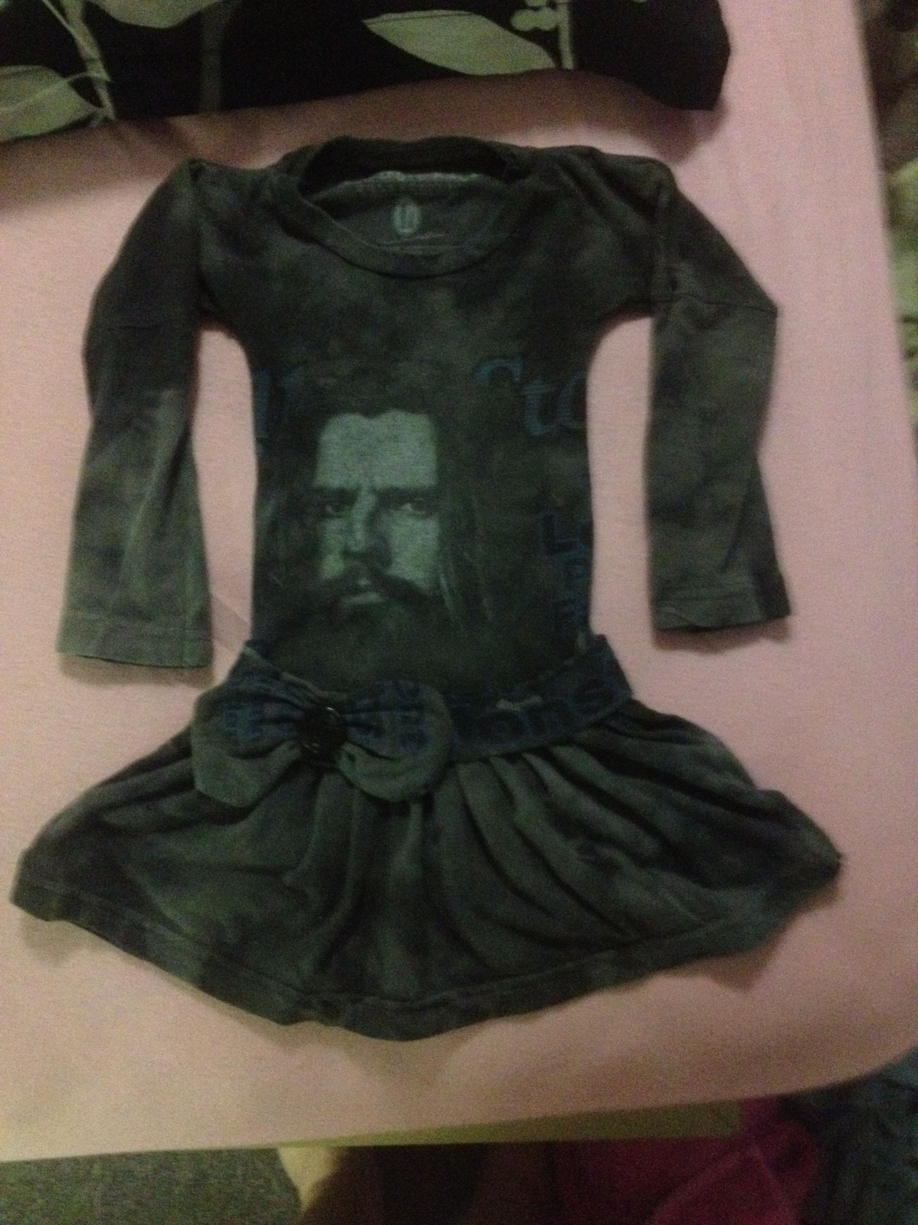 Make a Toddler Dress From a Tshirt. 7 Steps (with Pictures